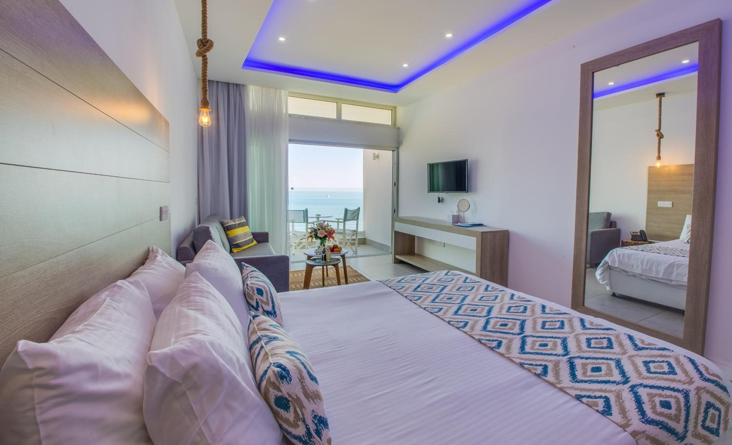Superior Suite with Sea View