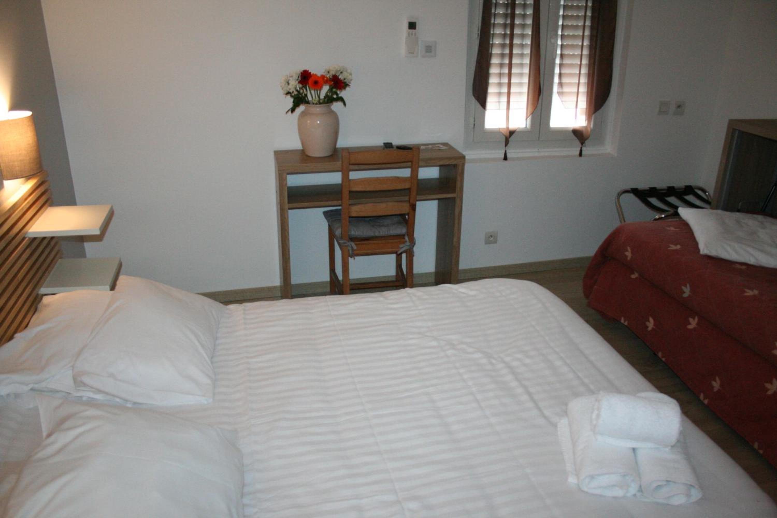 Triple Room - Photo 6