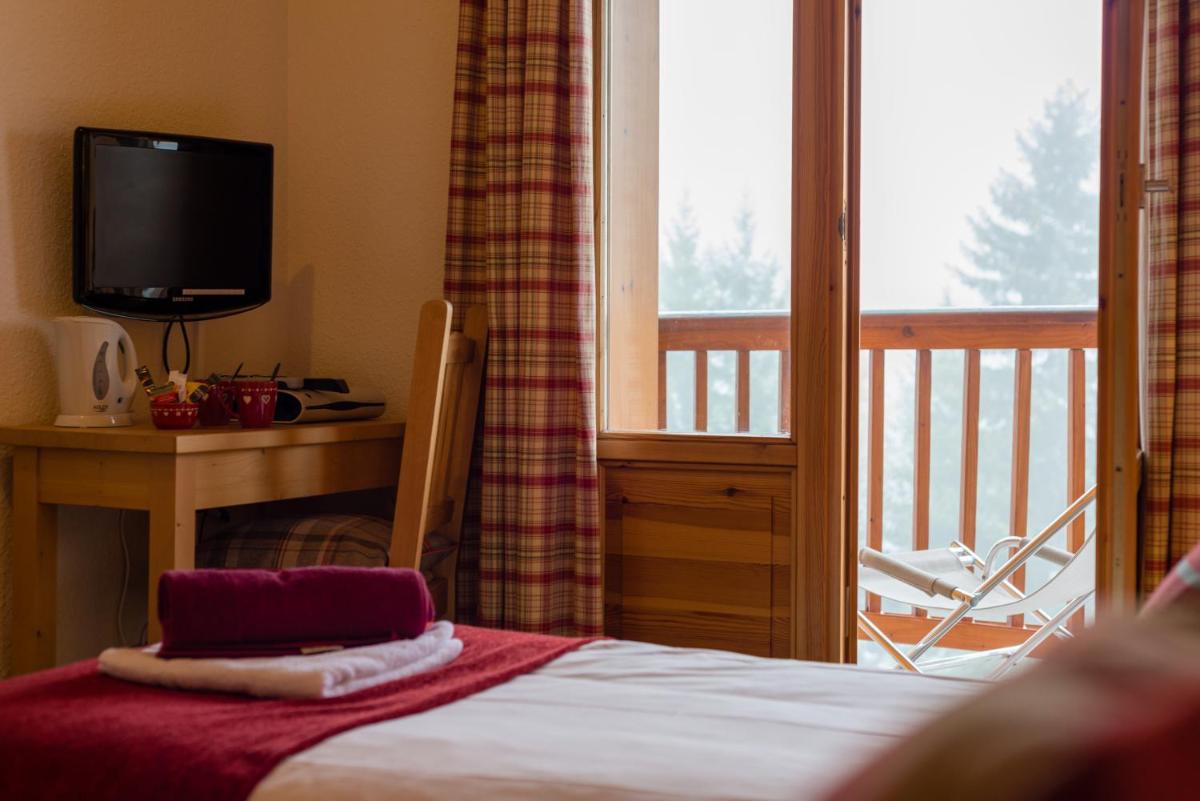 Double or Twin Room with Balcony photo 2