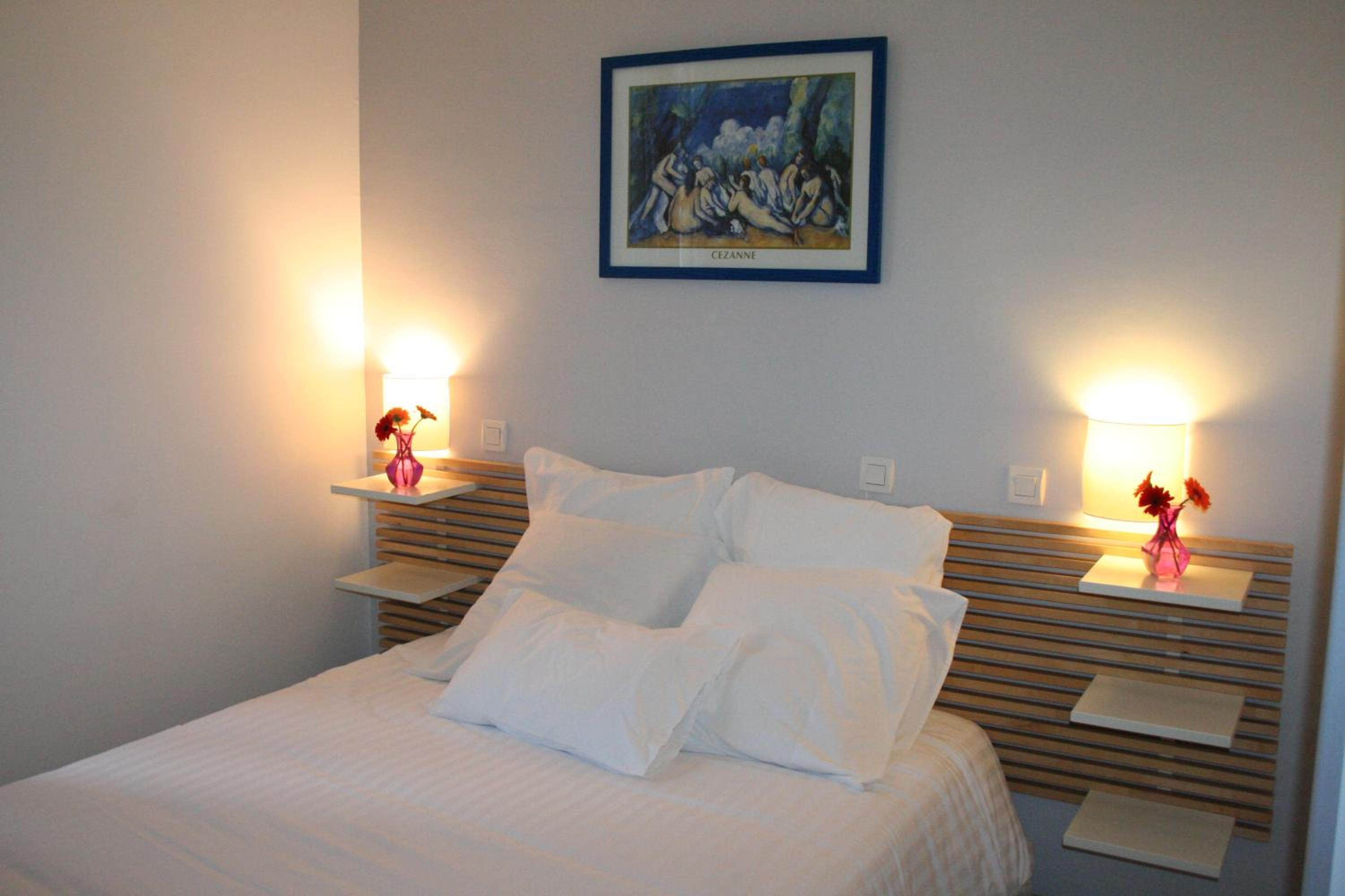 Quadruple Room with Bathroom - Photo 1