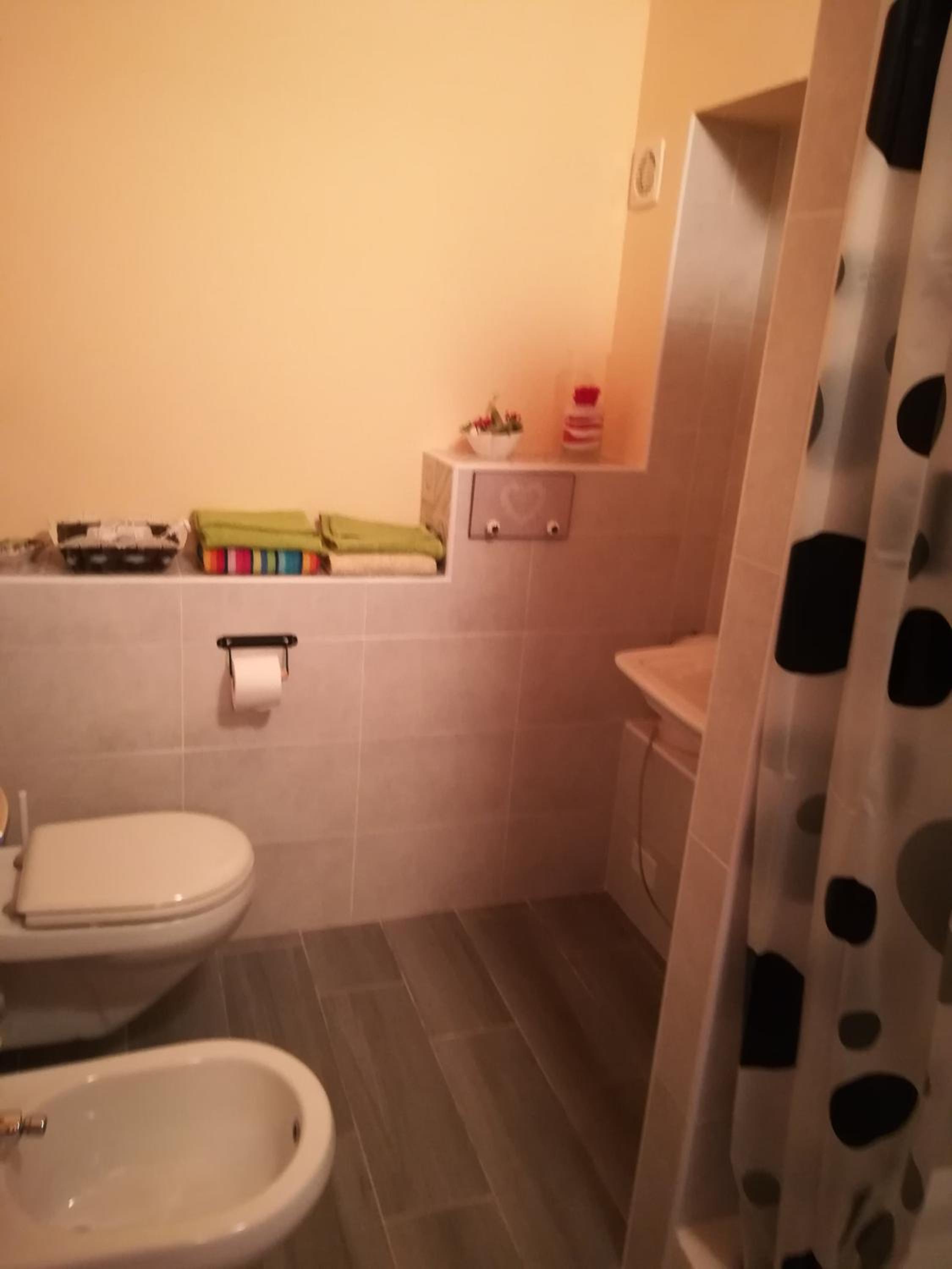 Quadruple Room with Private Bathroom - Photo 8