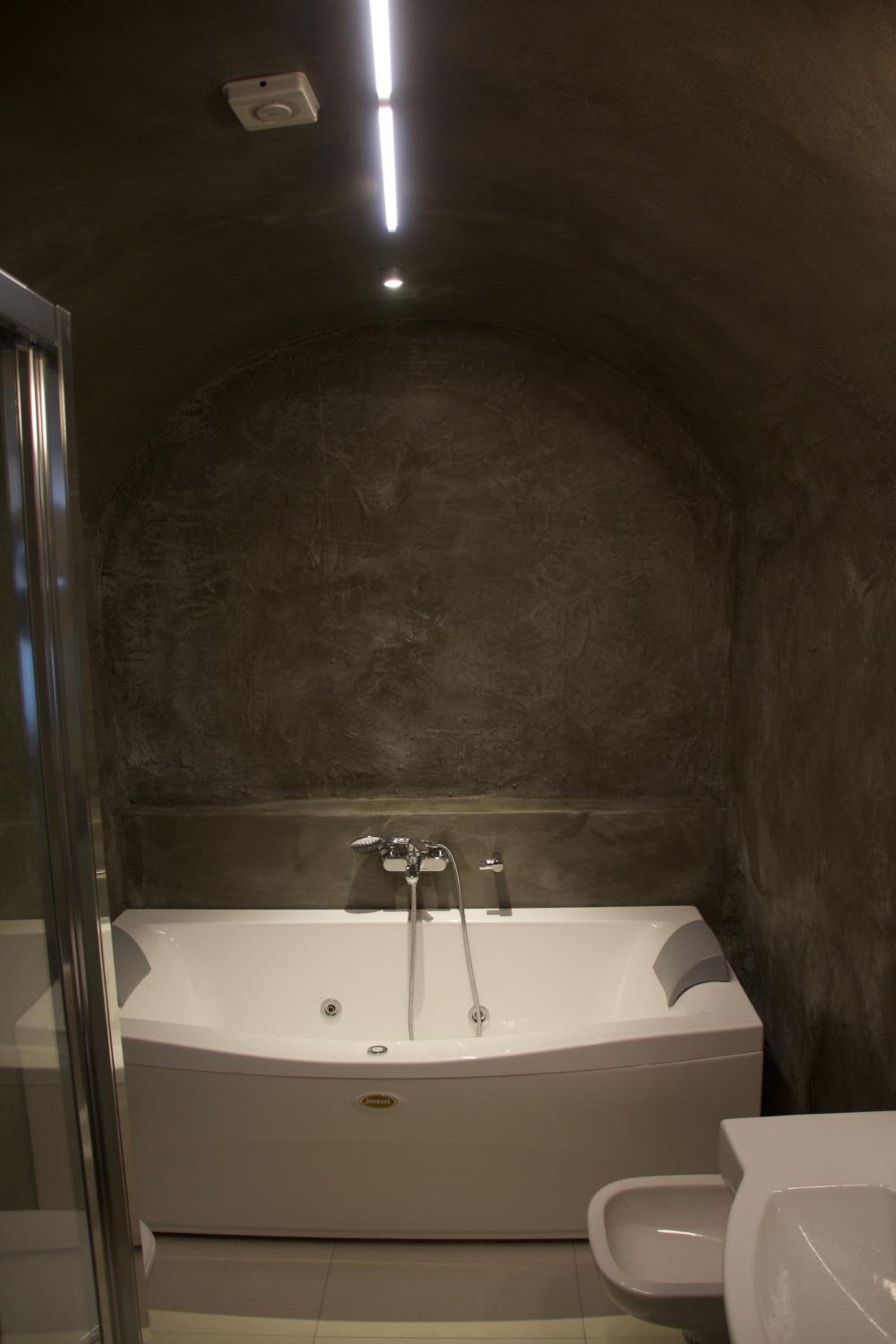 Double Room with Spa Bath photo 2