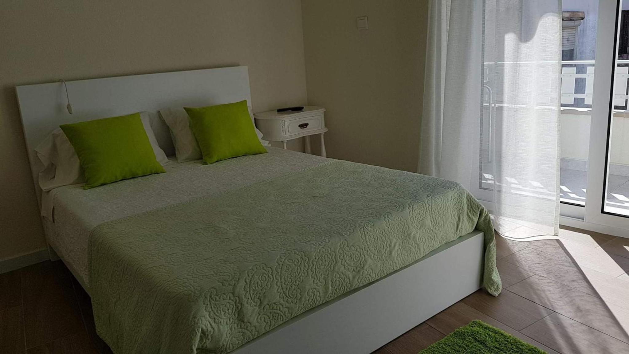 Deluxe Room - Photo 6