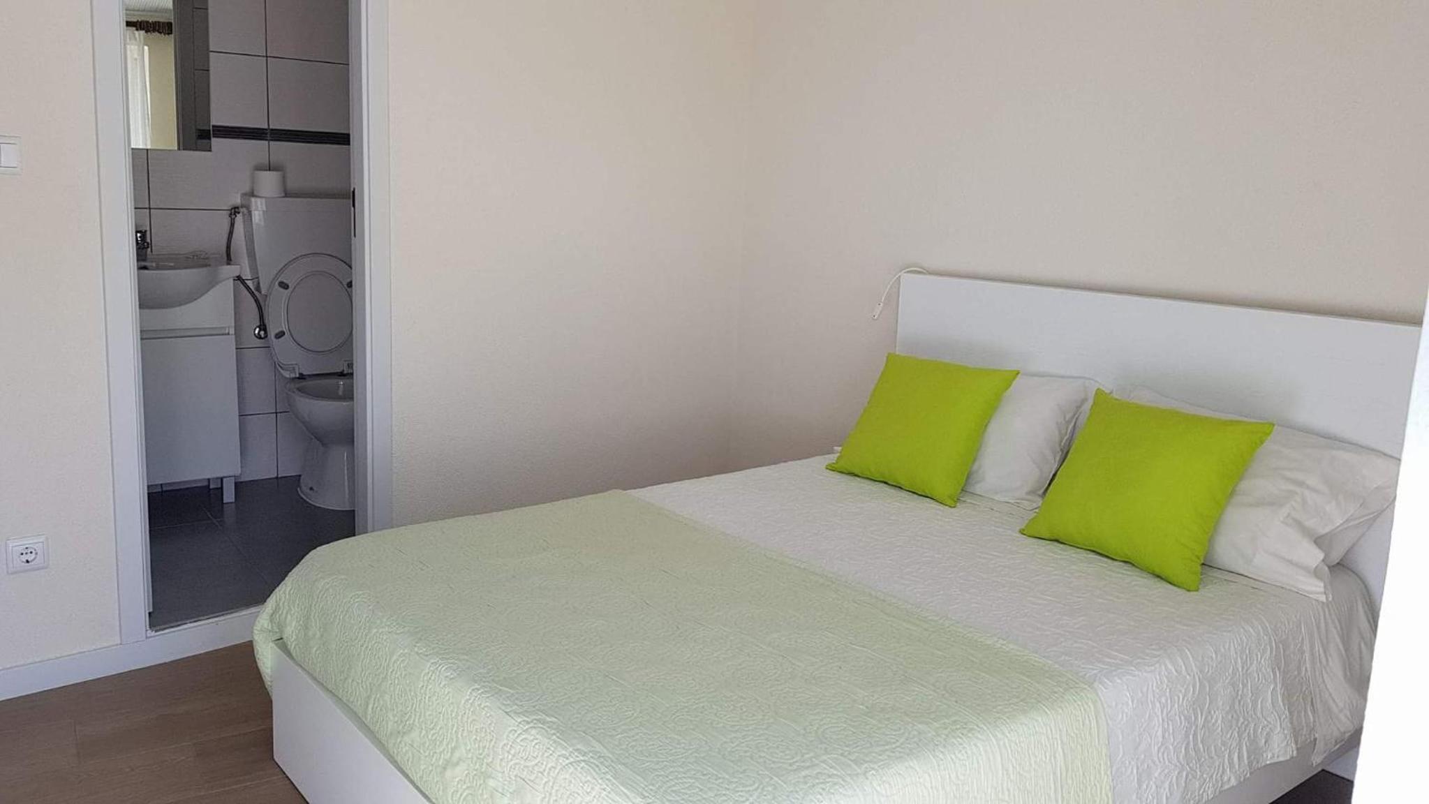 Deluxe Room - Photo 5