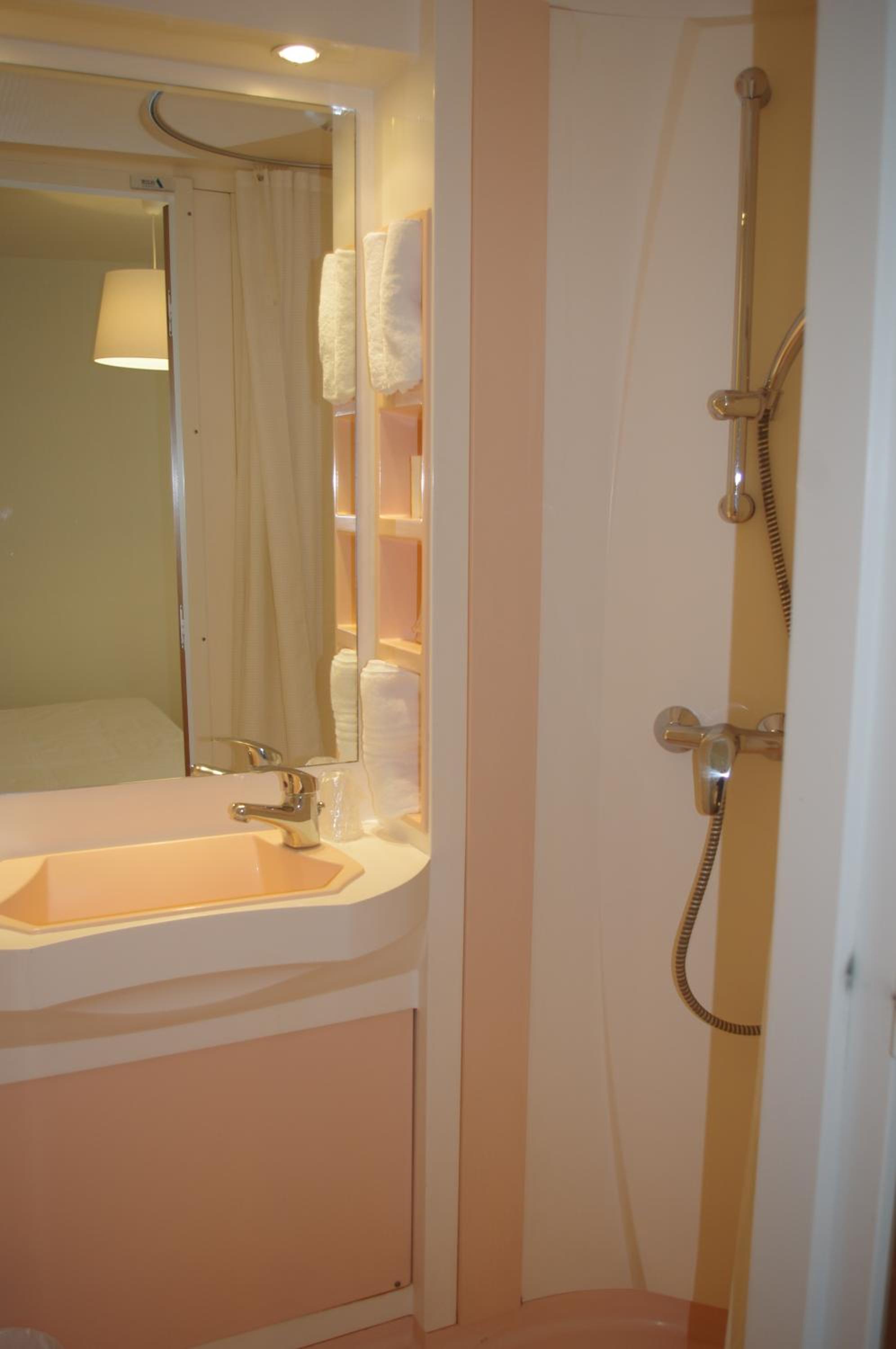 Standard Triple Room - Photo 7