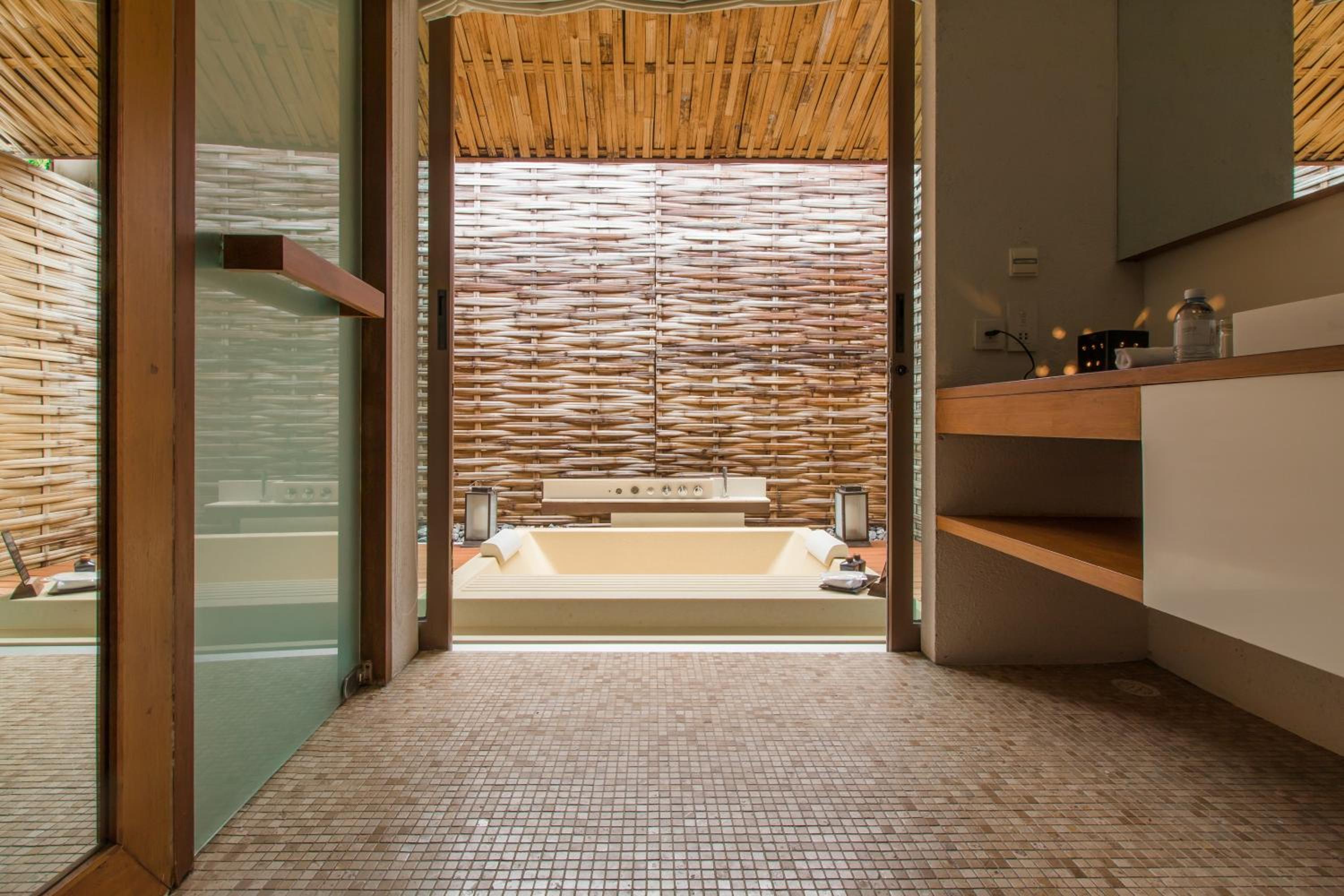 Oceanbed Jacuzzi Villa   - Photo 6