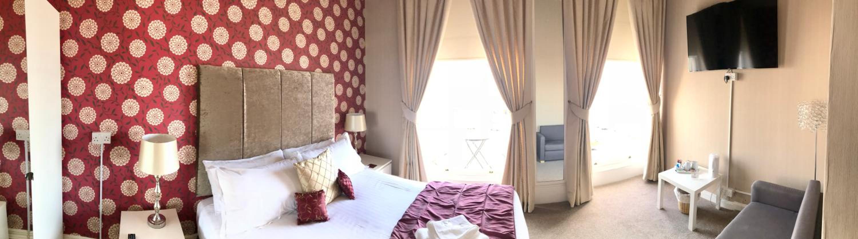 Double Room with Balcony and Sea View