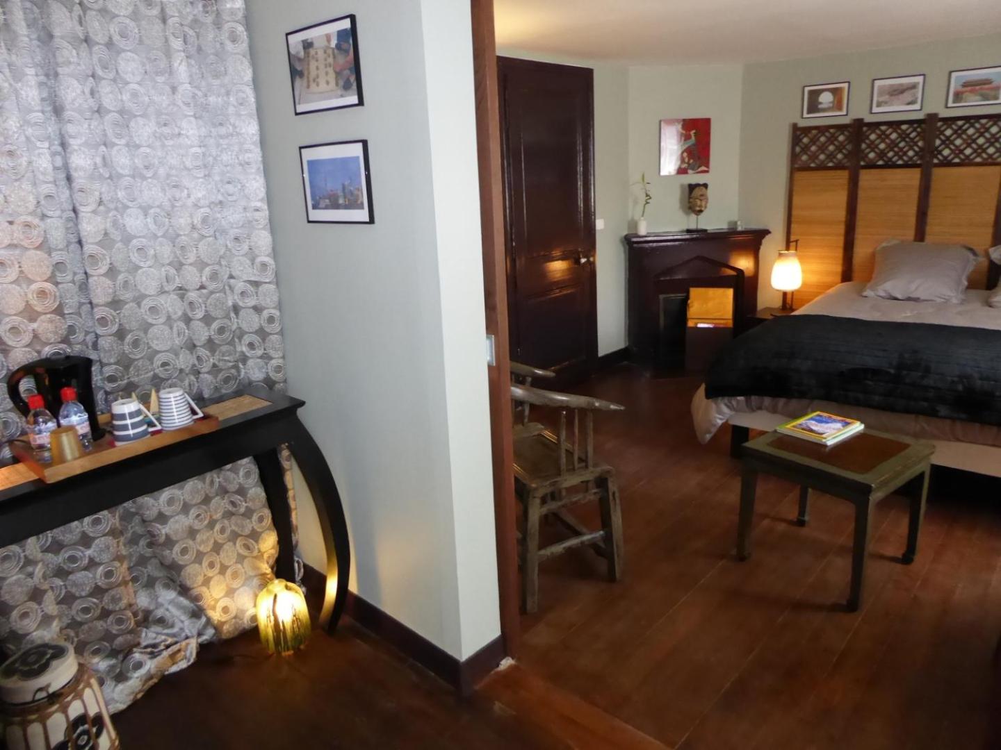 Superior Family Room photo 3