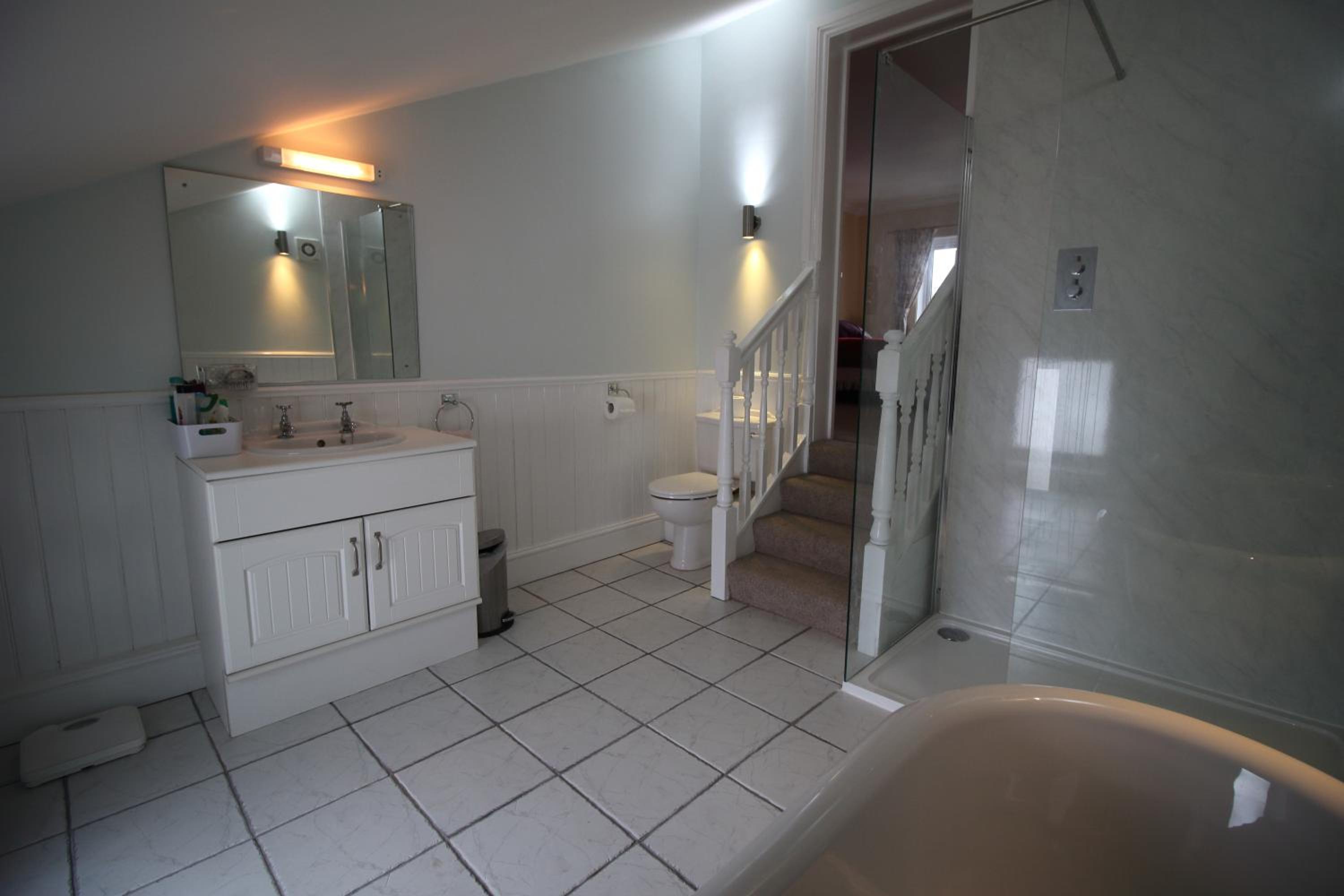 King Room with En-Suite and Garden View - Photo 5
