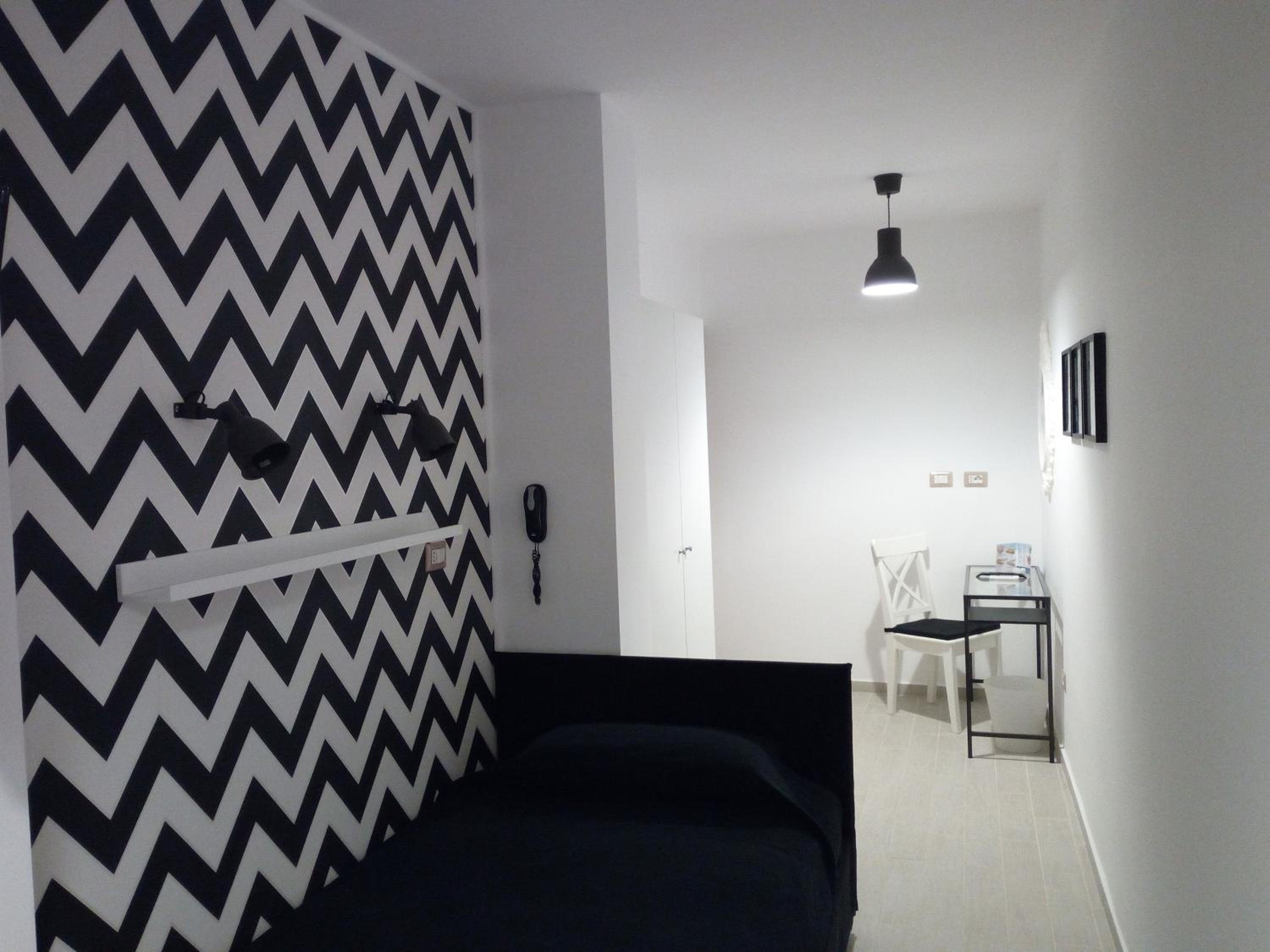 Single Room - Photo 1
