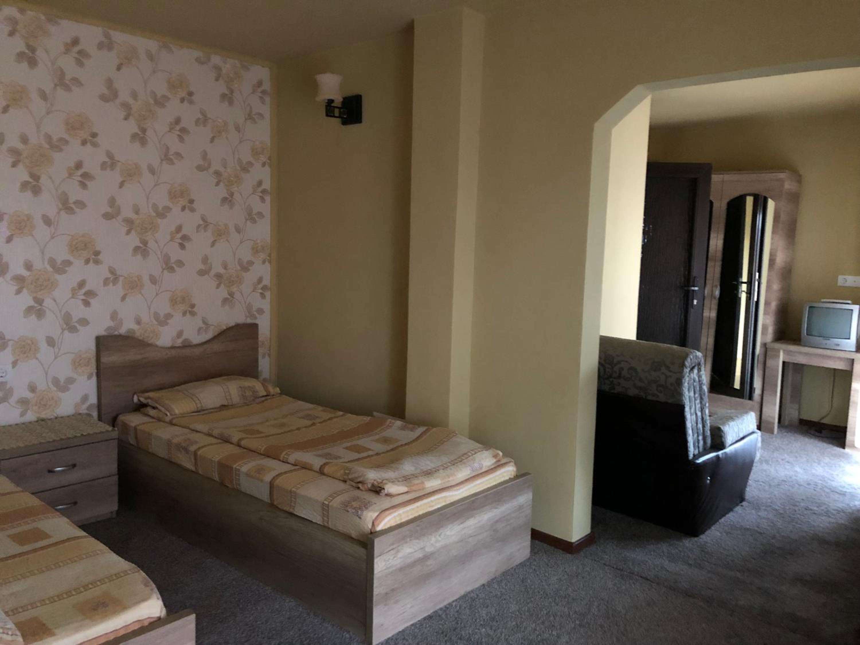 Double Room with Balcony - Photo 2
