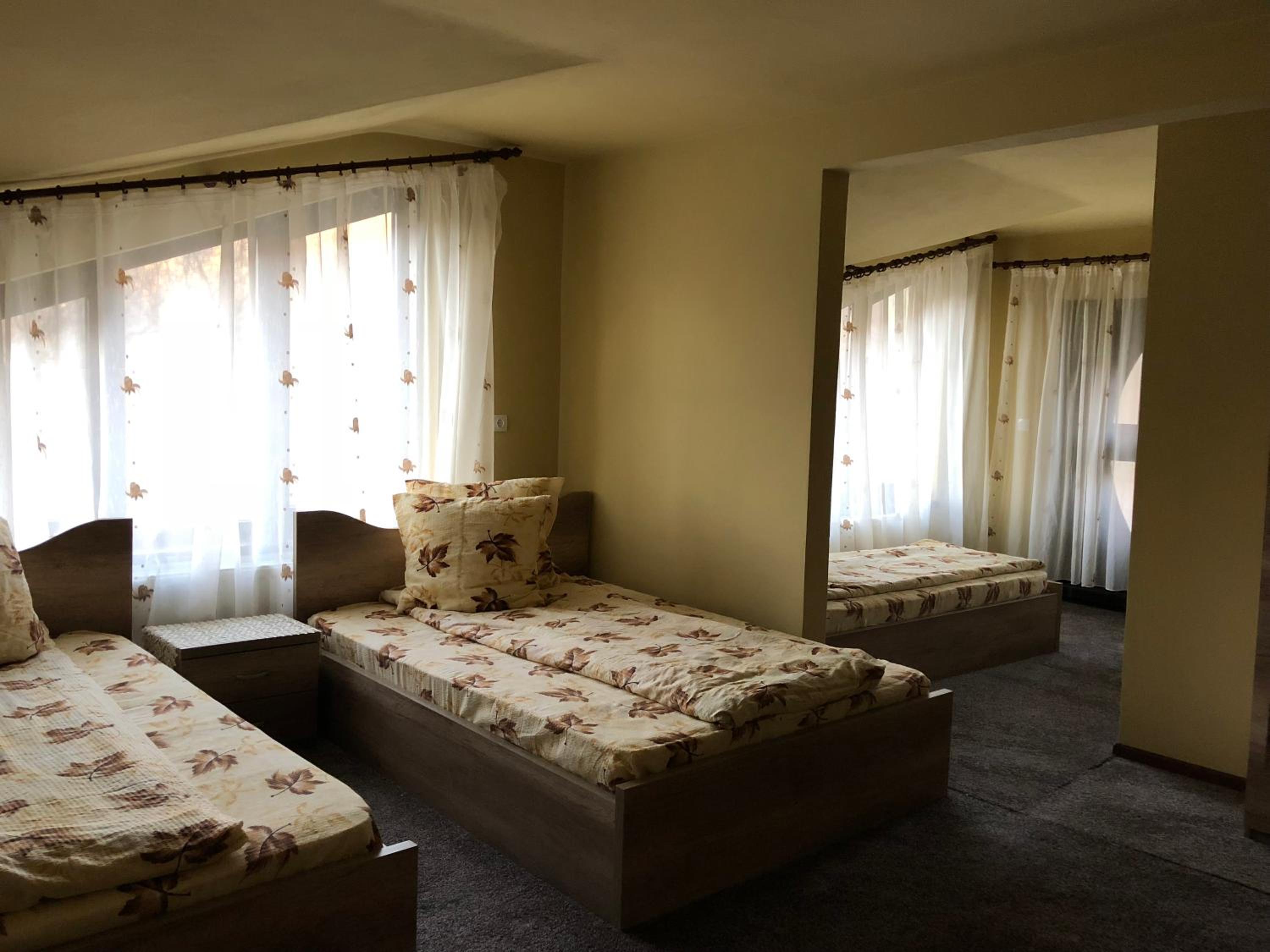 Standard King Room - Photo 6