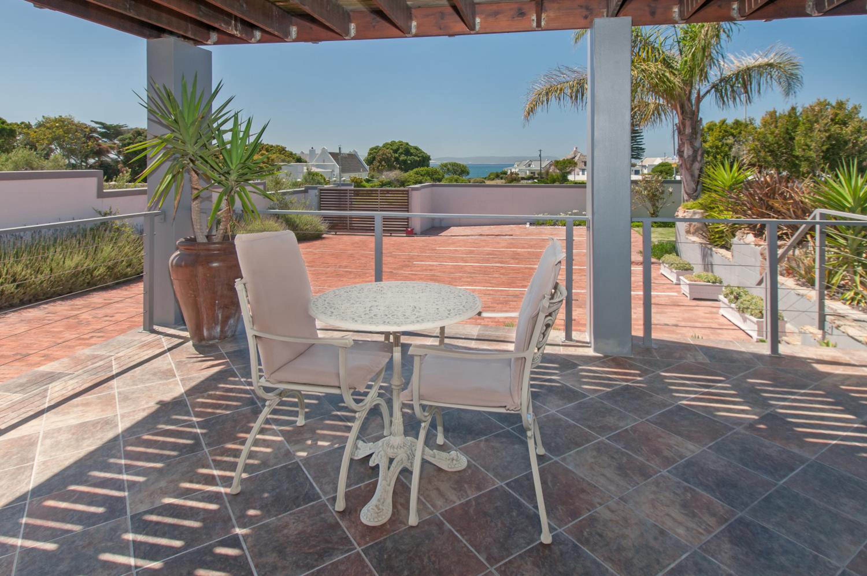 Double Room with Sea View photo 2
