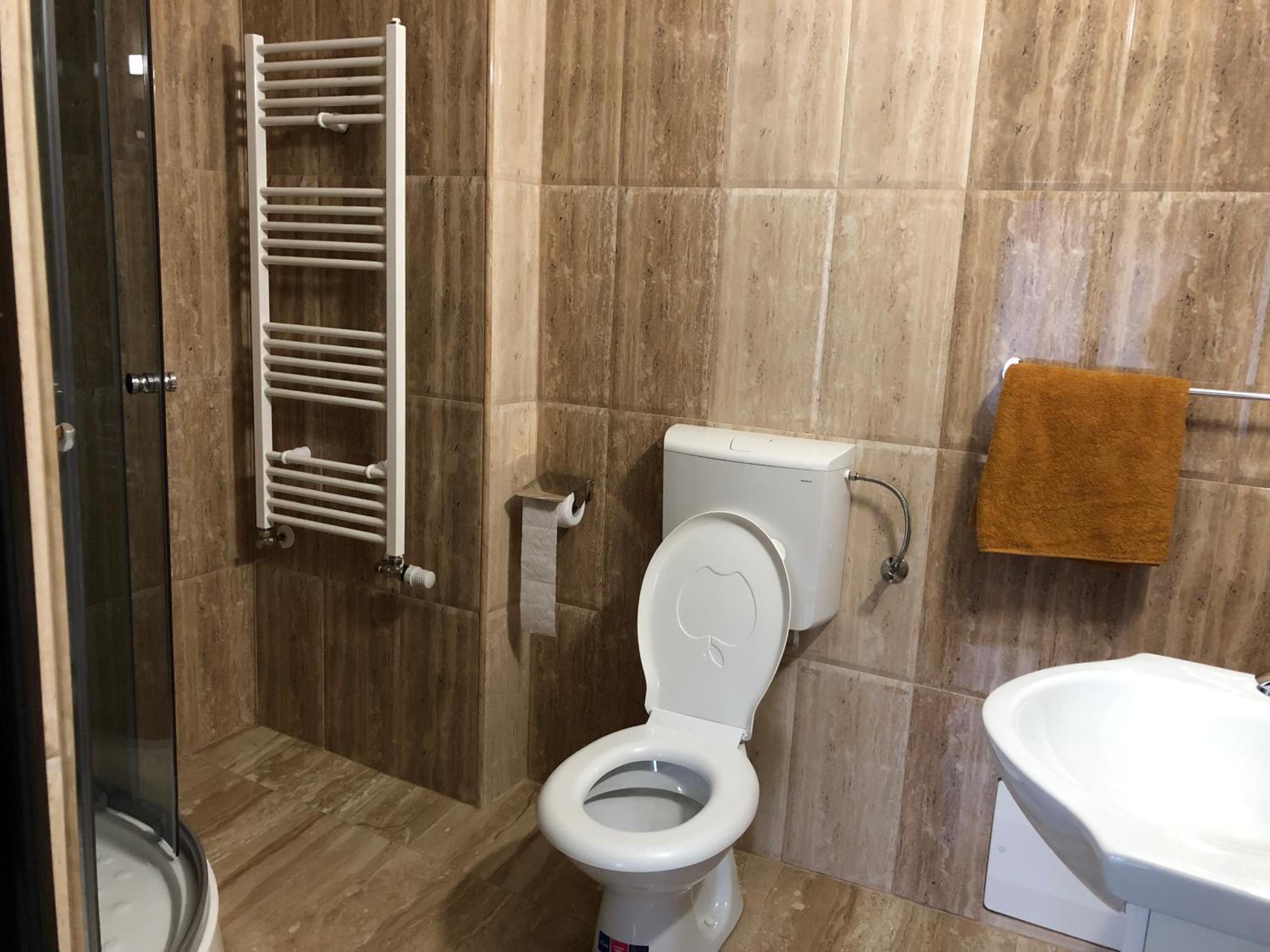 Double Room with Balcony - Photo 3