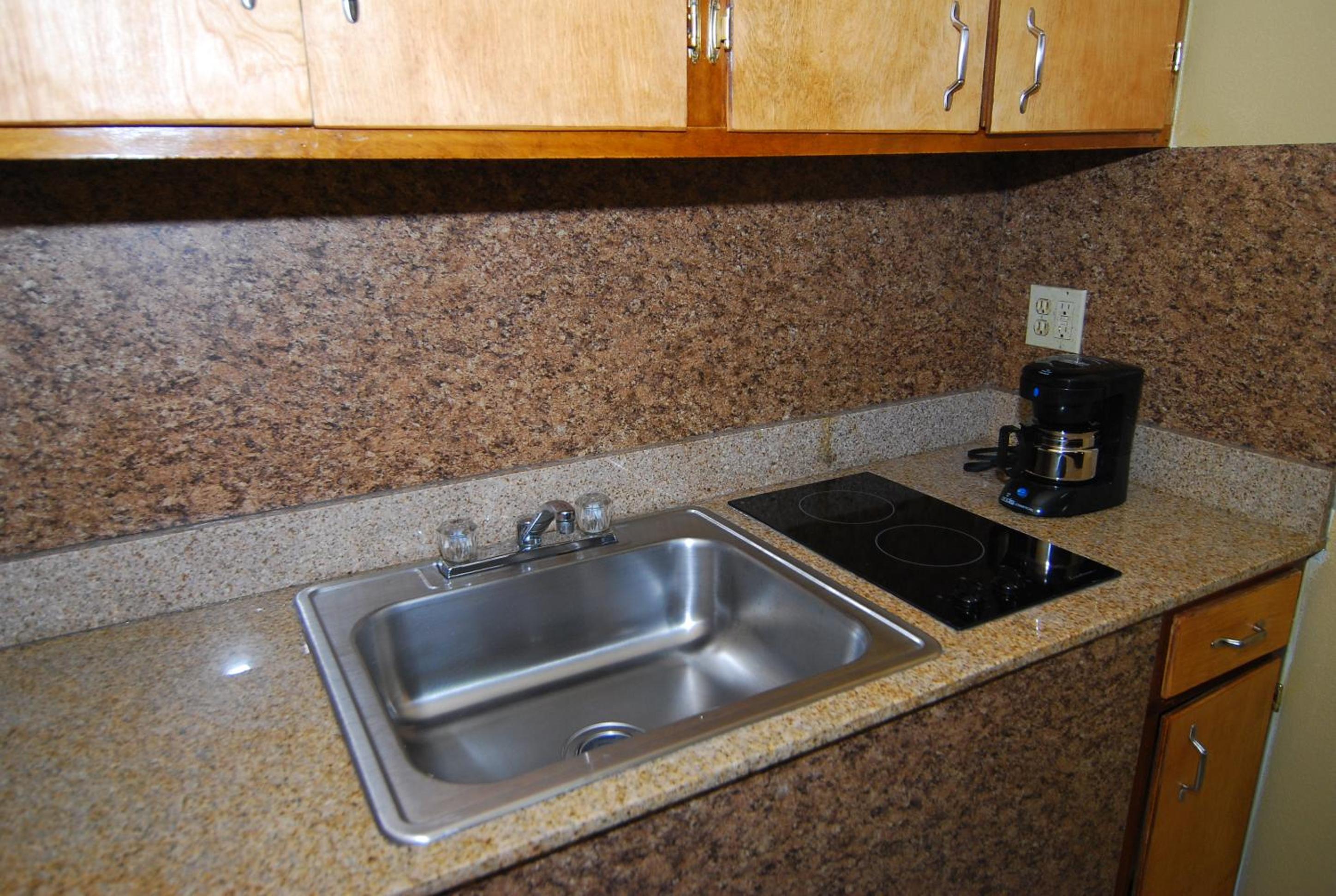 King Suite - Non-Smoking - Photo 14