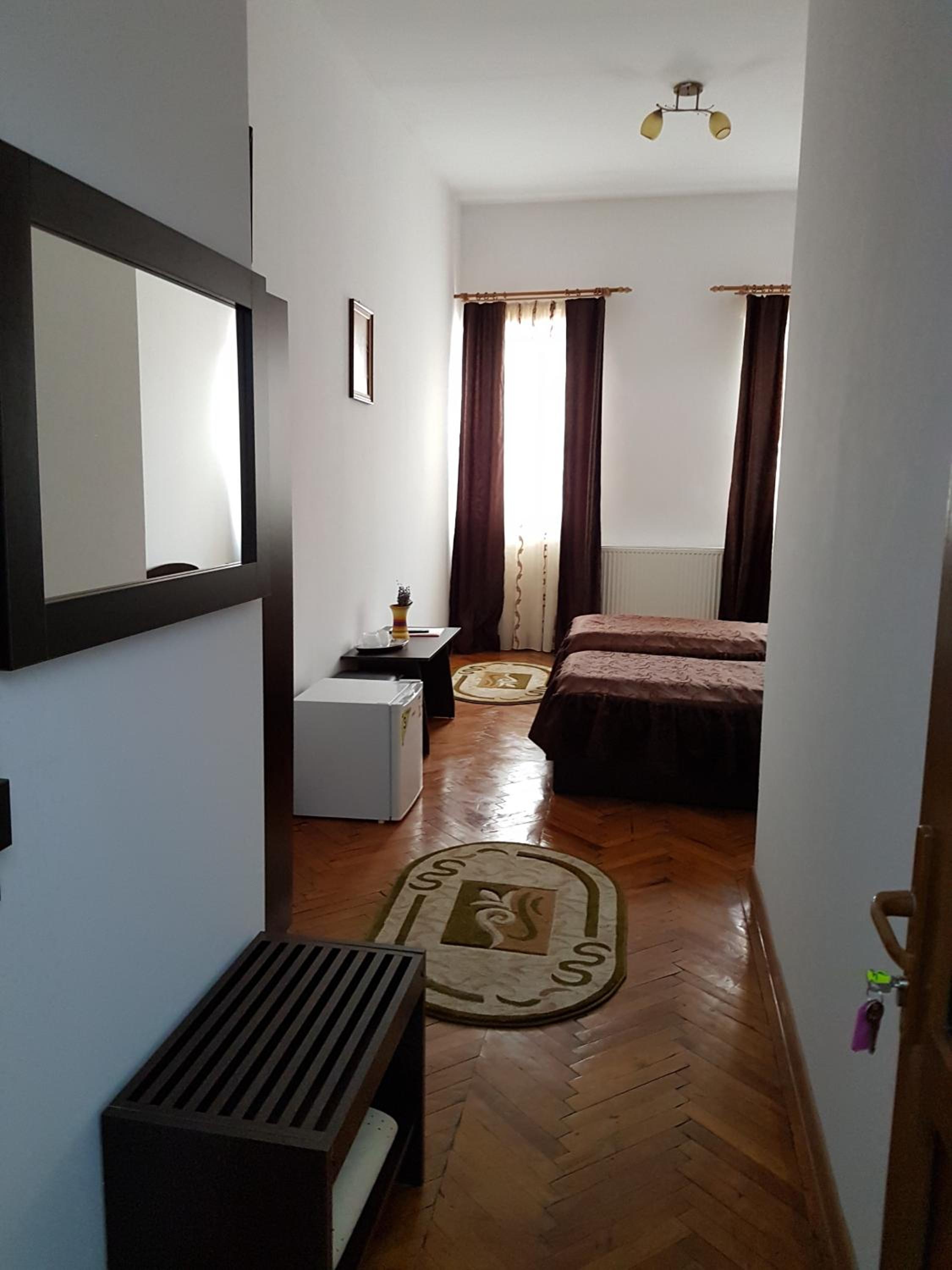 Double or Twin Room with Private Bathroom photo 3