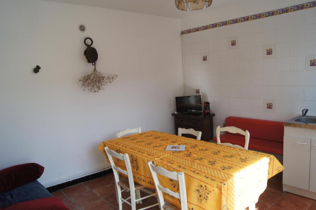 One-Bedroom House photo 2