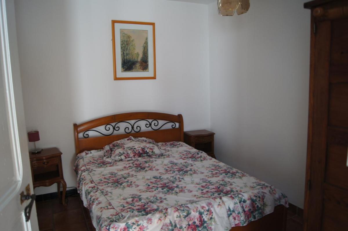 One-Bedroom House photo 1