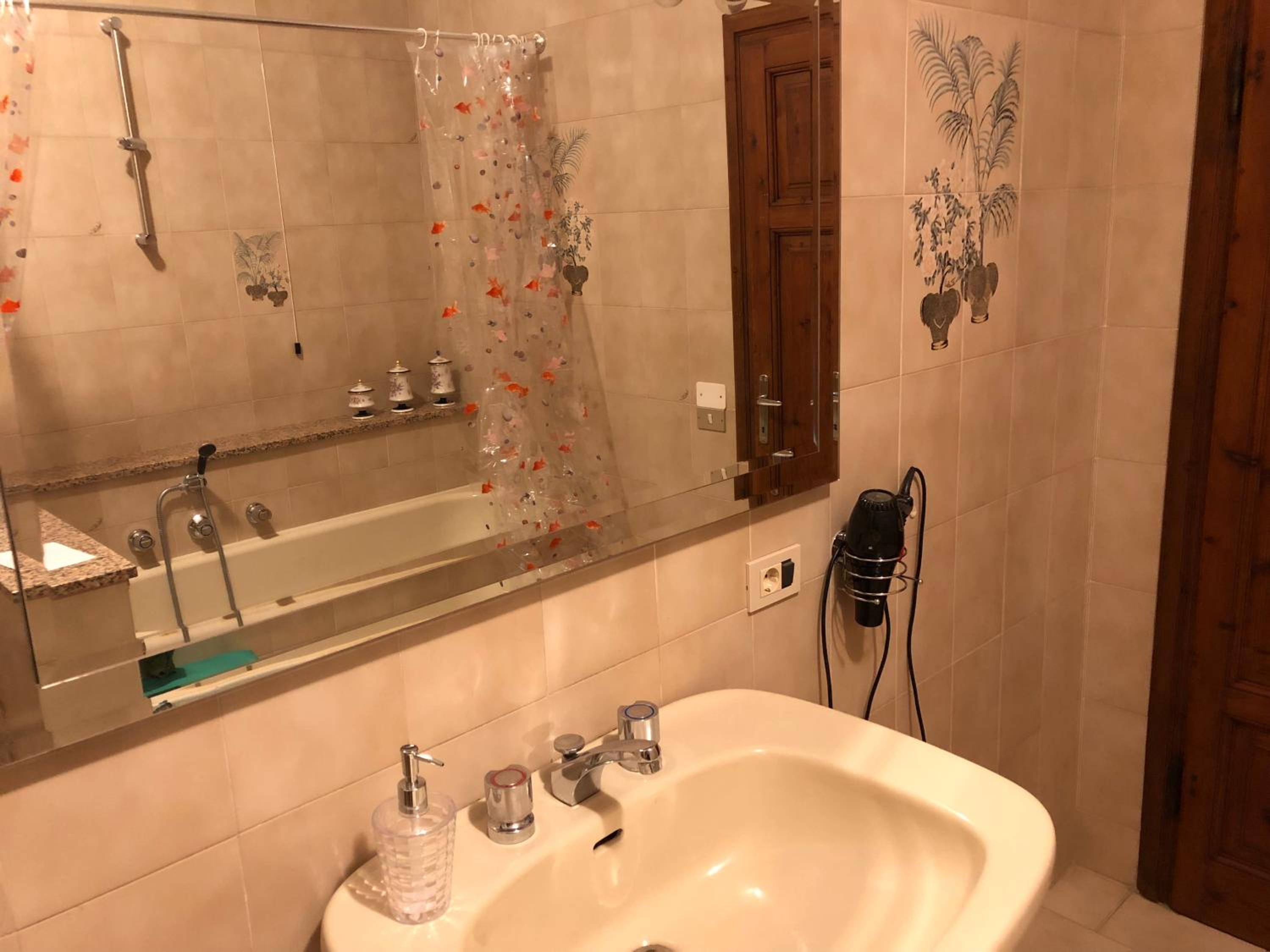 Large Double or Twin Room - Photo 2