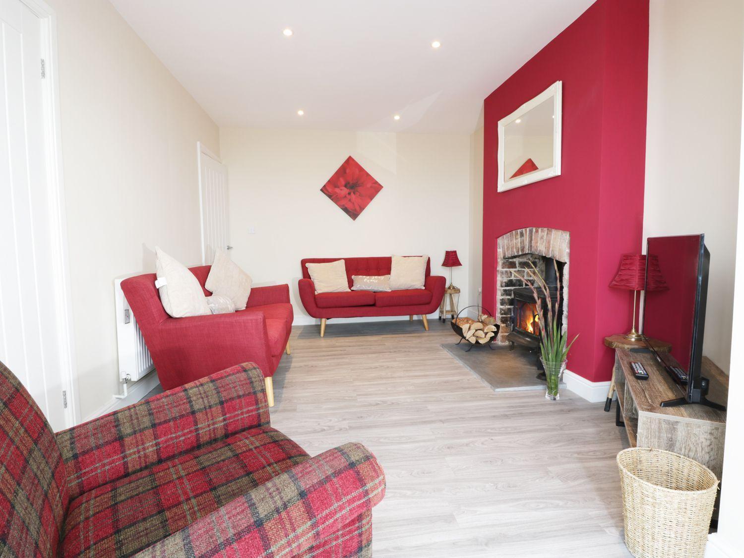 Three-Bedroom House photo 3