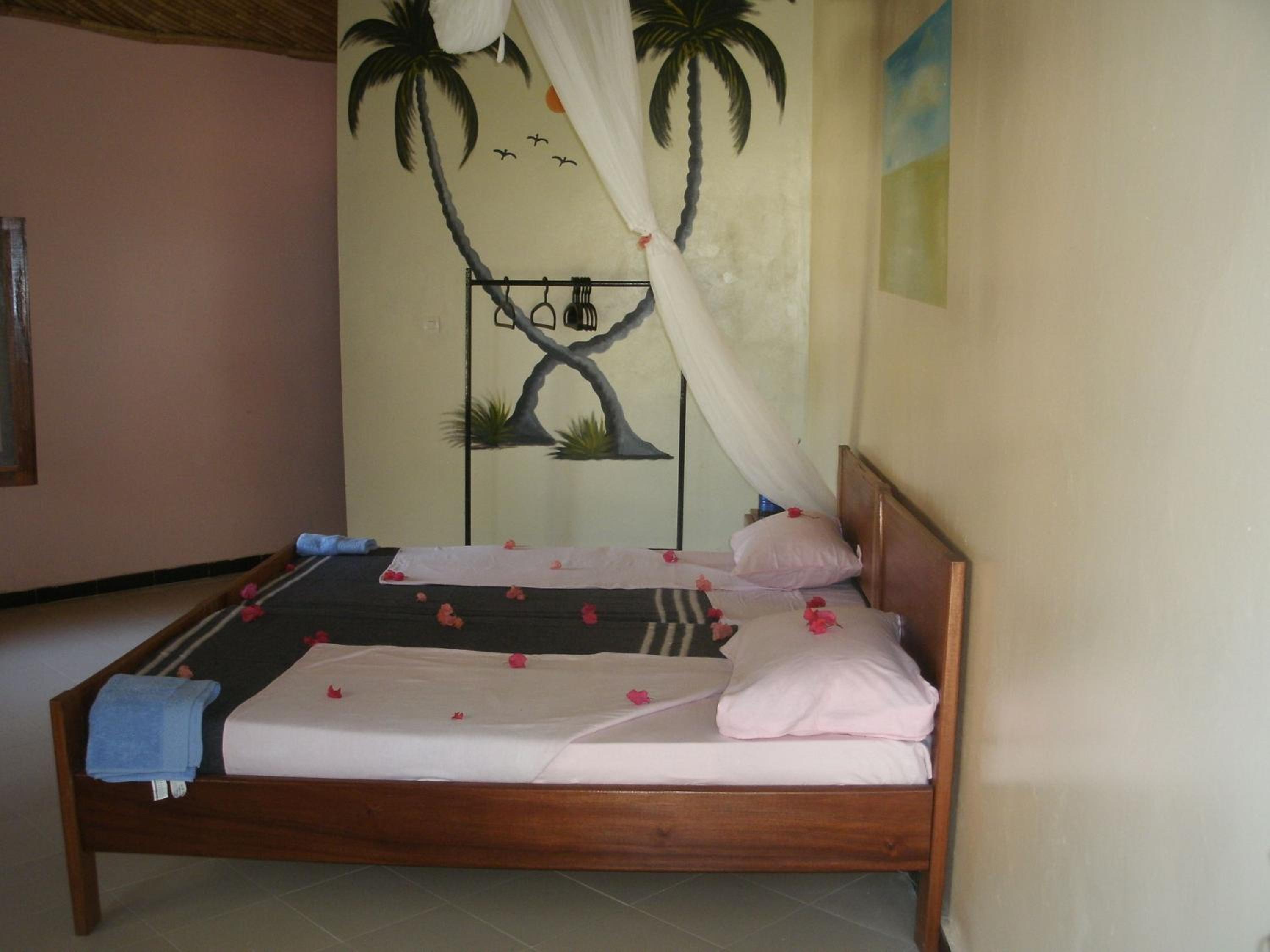 Bungalow (2 Adults) photo 3