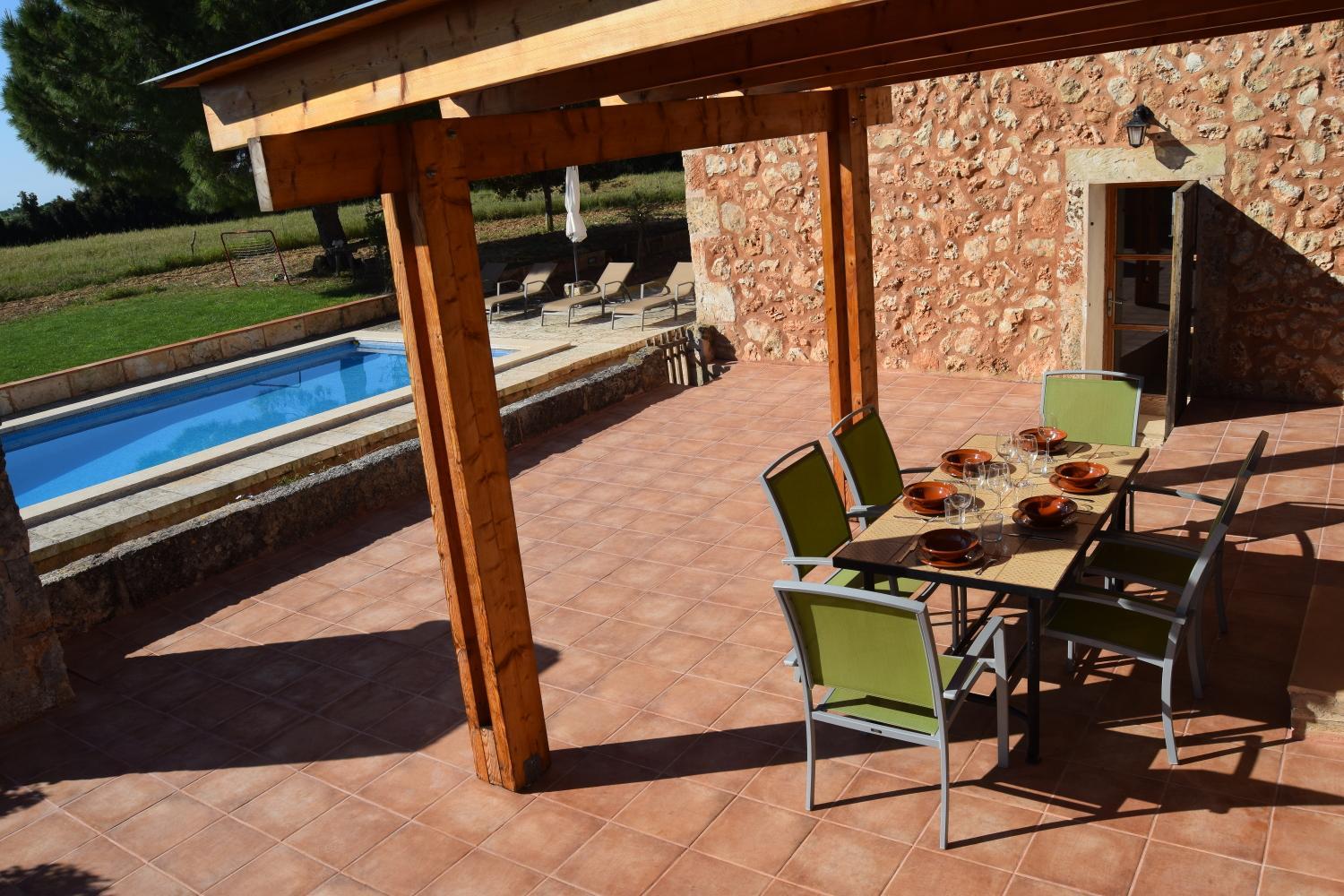 Villa photo 2
