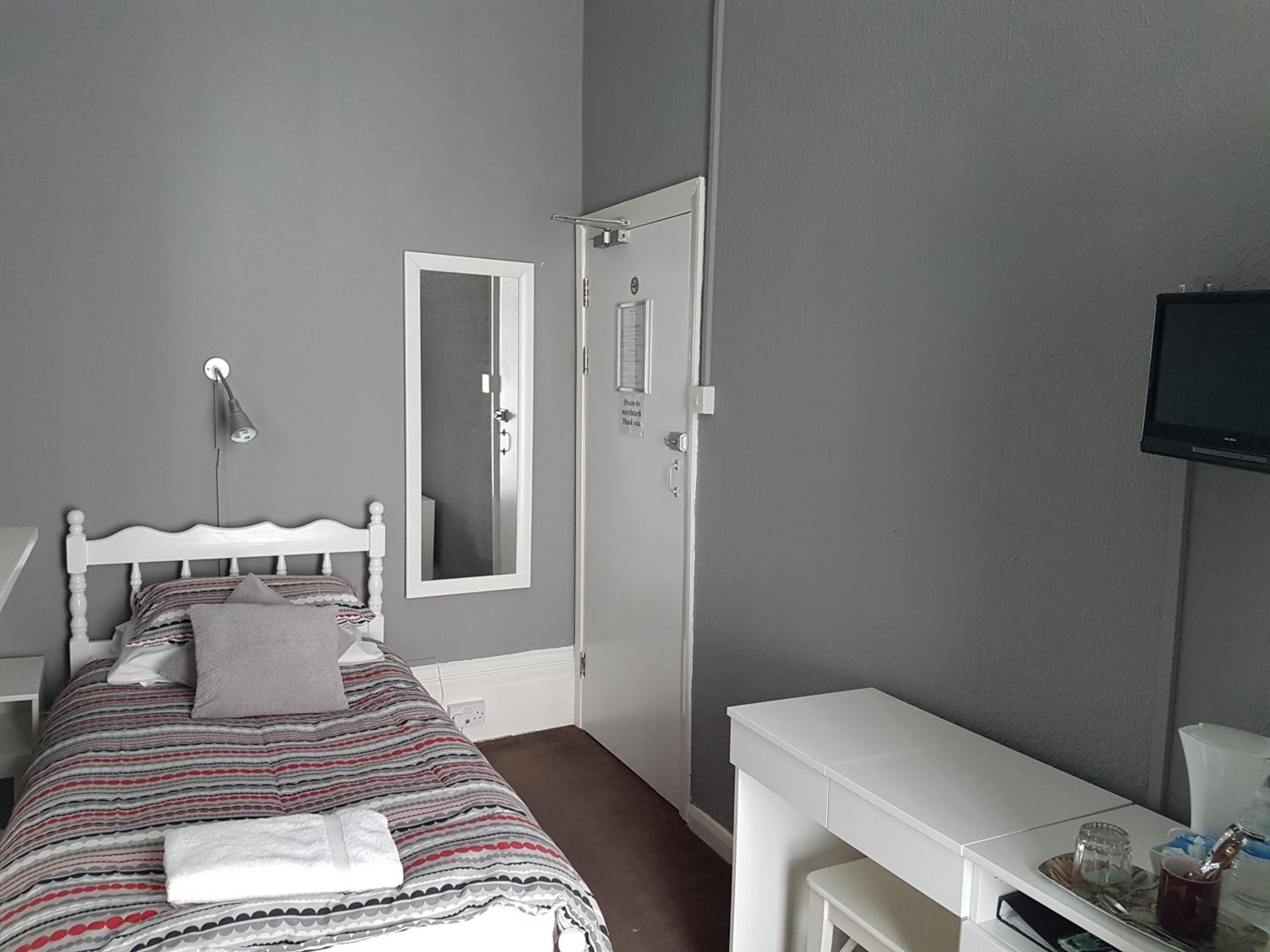 Standard Single Room with Shared Bathroom