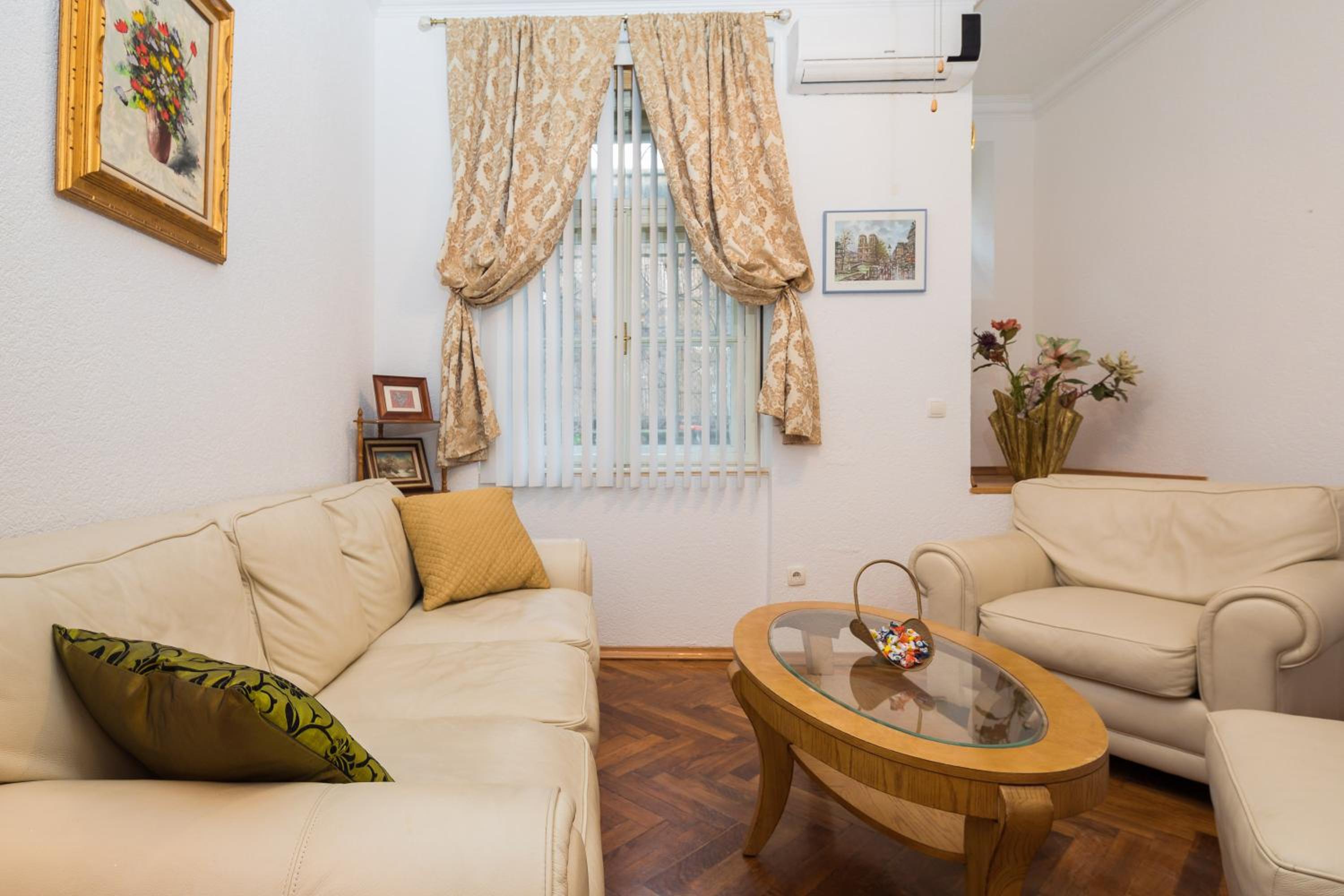 Apartment - Photo 8