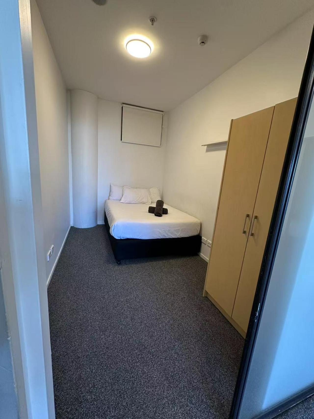 Two-Bedroom Apartment with Balcony photo 2