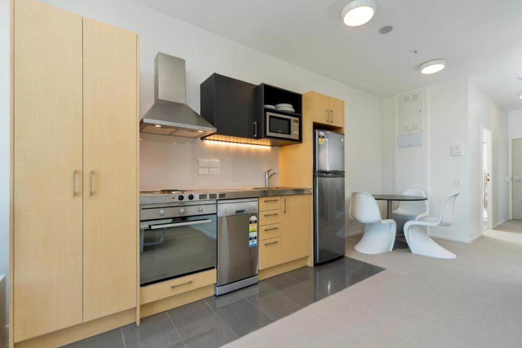 Two-Bedroom Apartment with City View photo 2