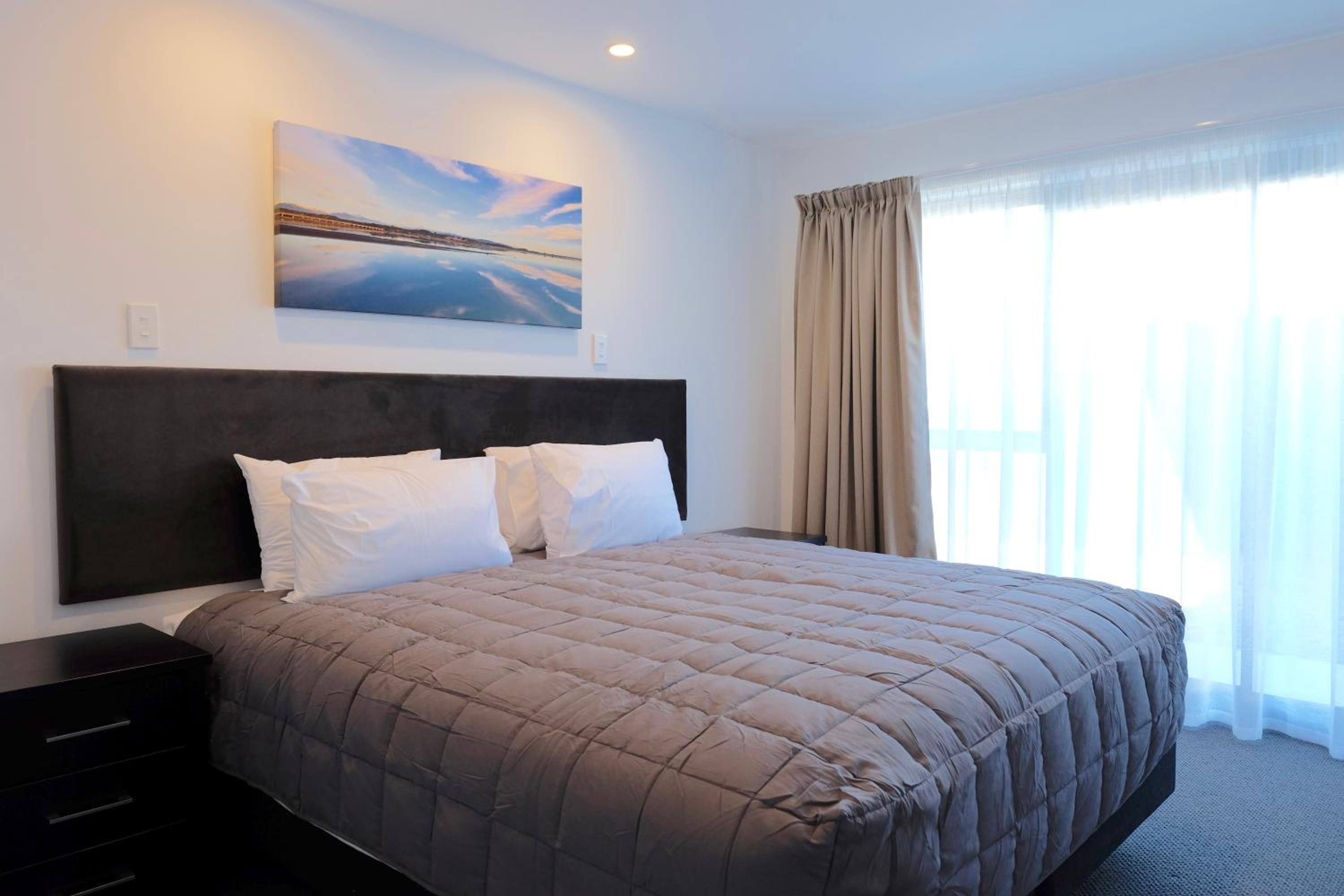 Deluxe Two Bedroom Apartment - Photo 1