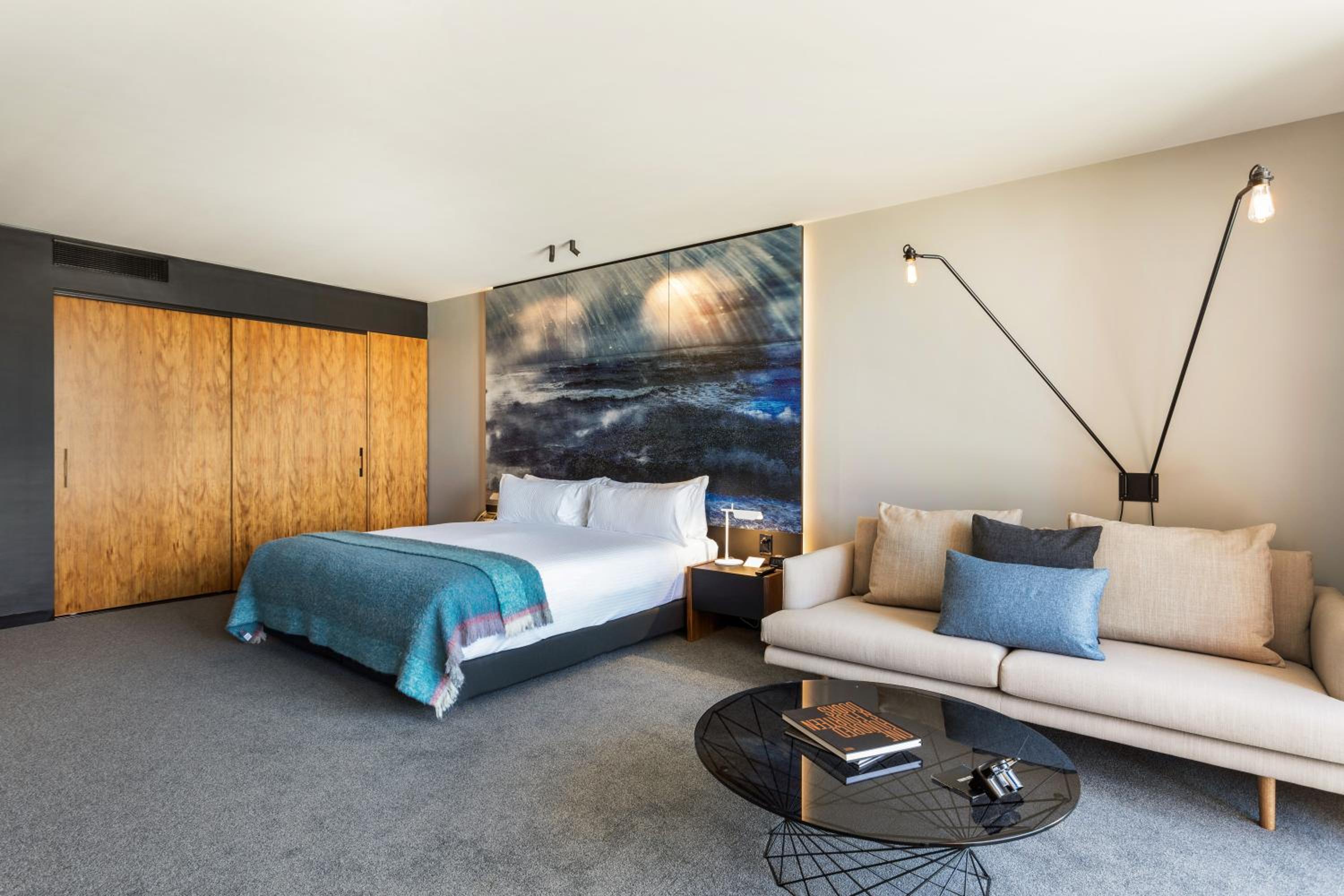 Superior Hunter Room