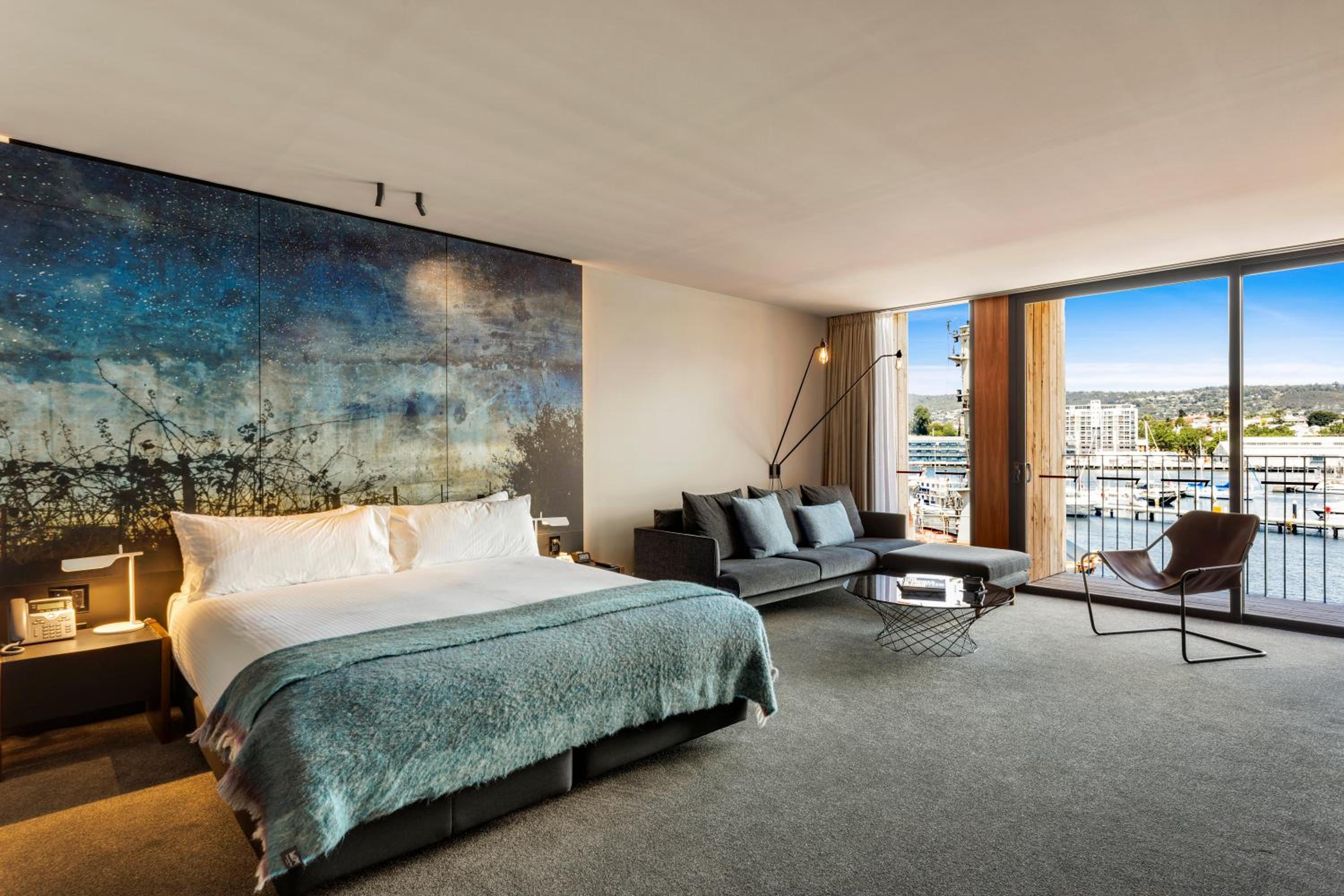 Superior Waterfront Room
