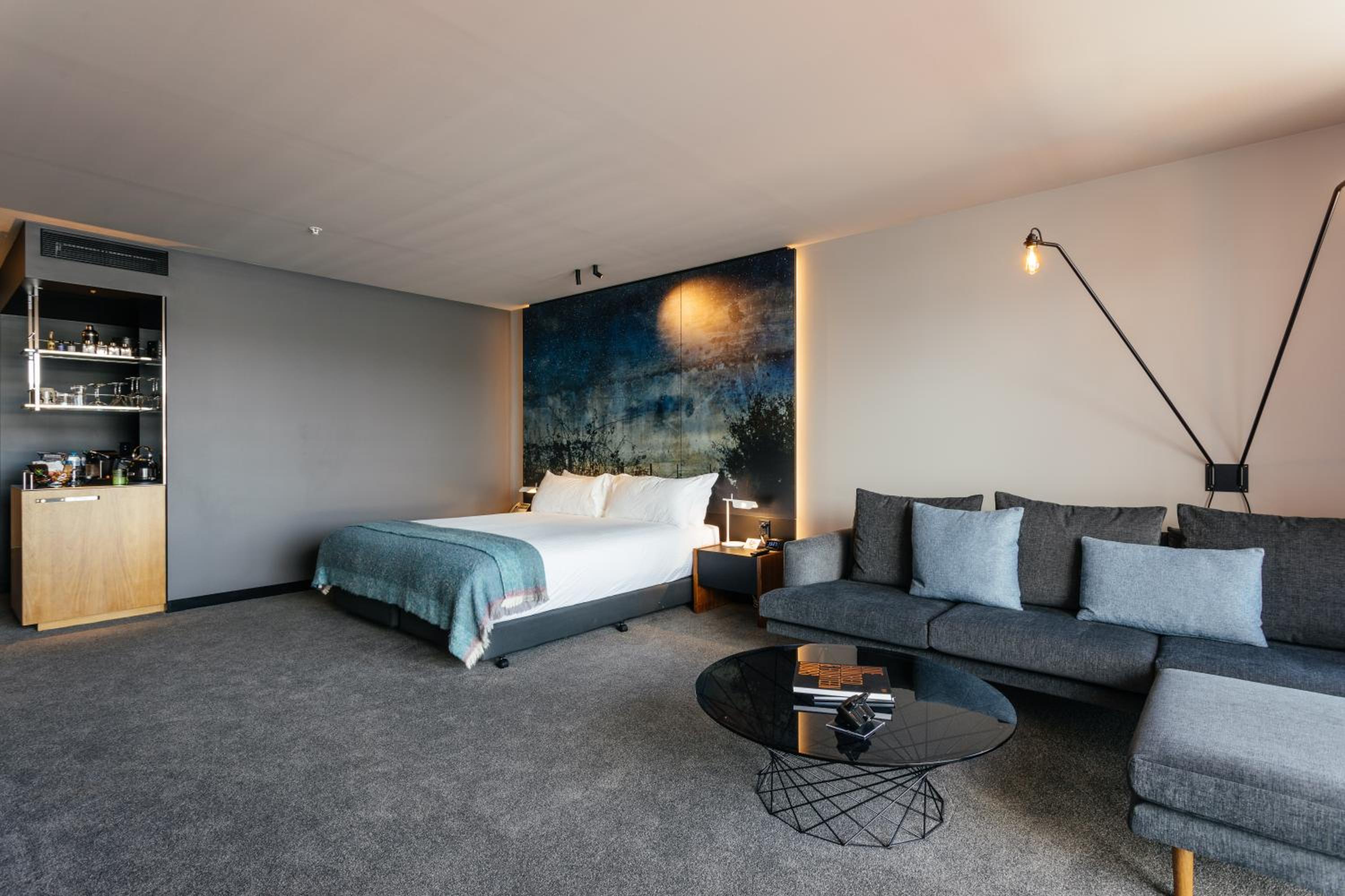 Superior Waterfront Room