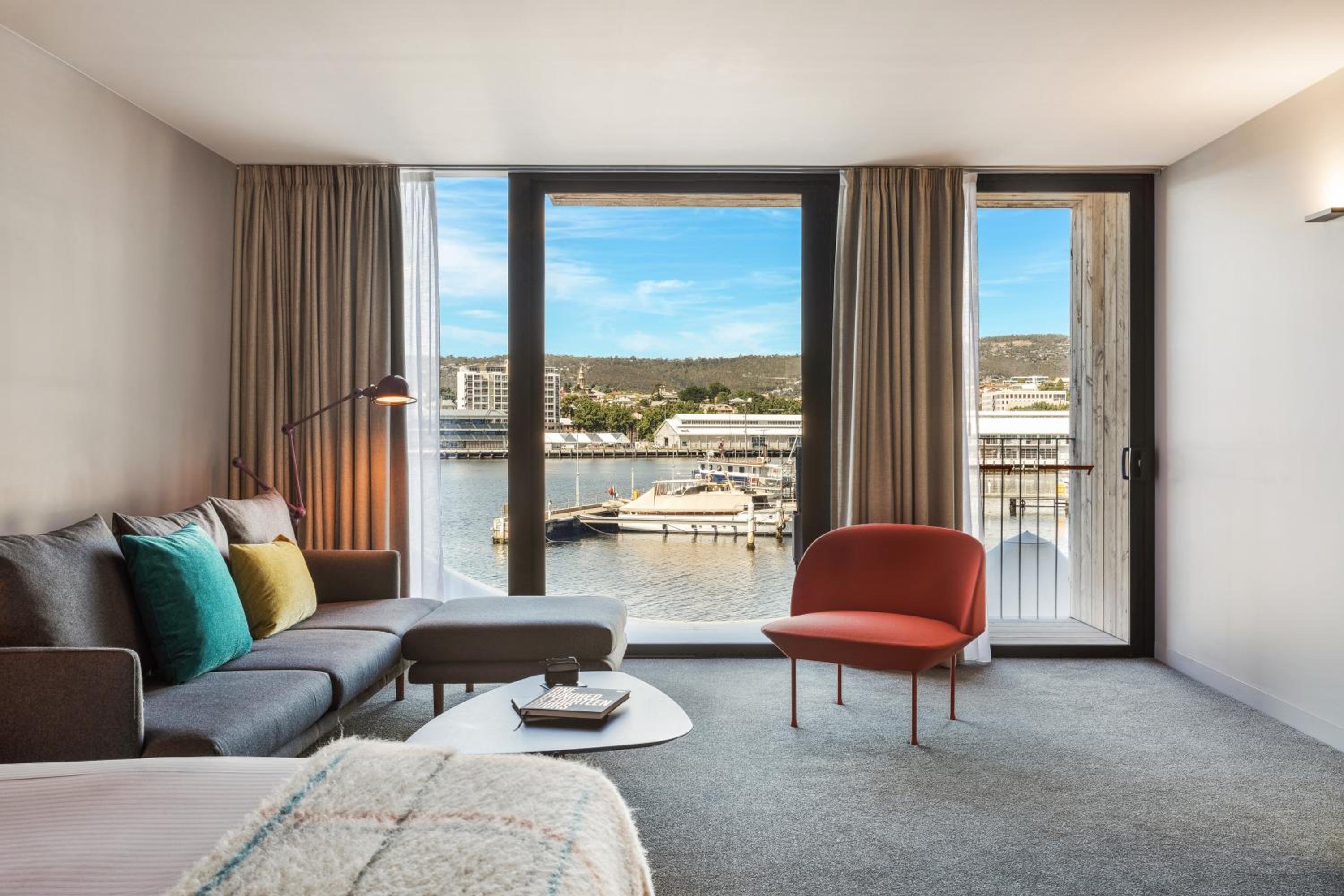 Superior Waterfront Room