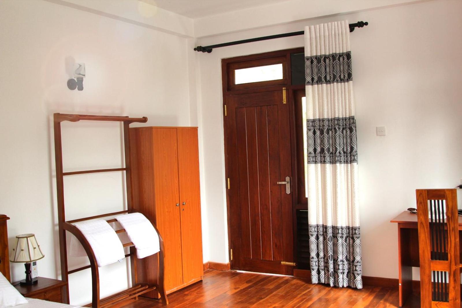 Deluxe Double Room with Balcony and Sea View