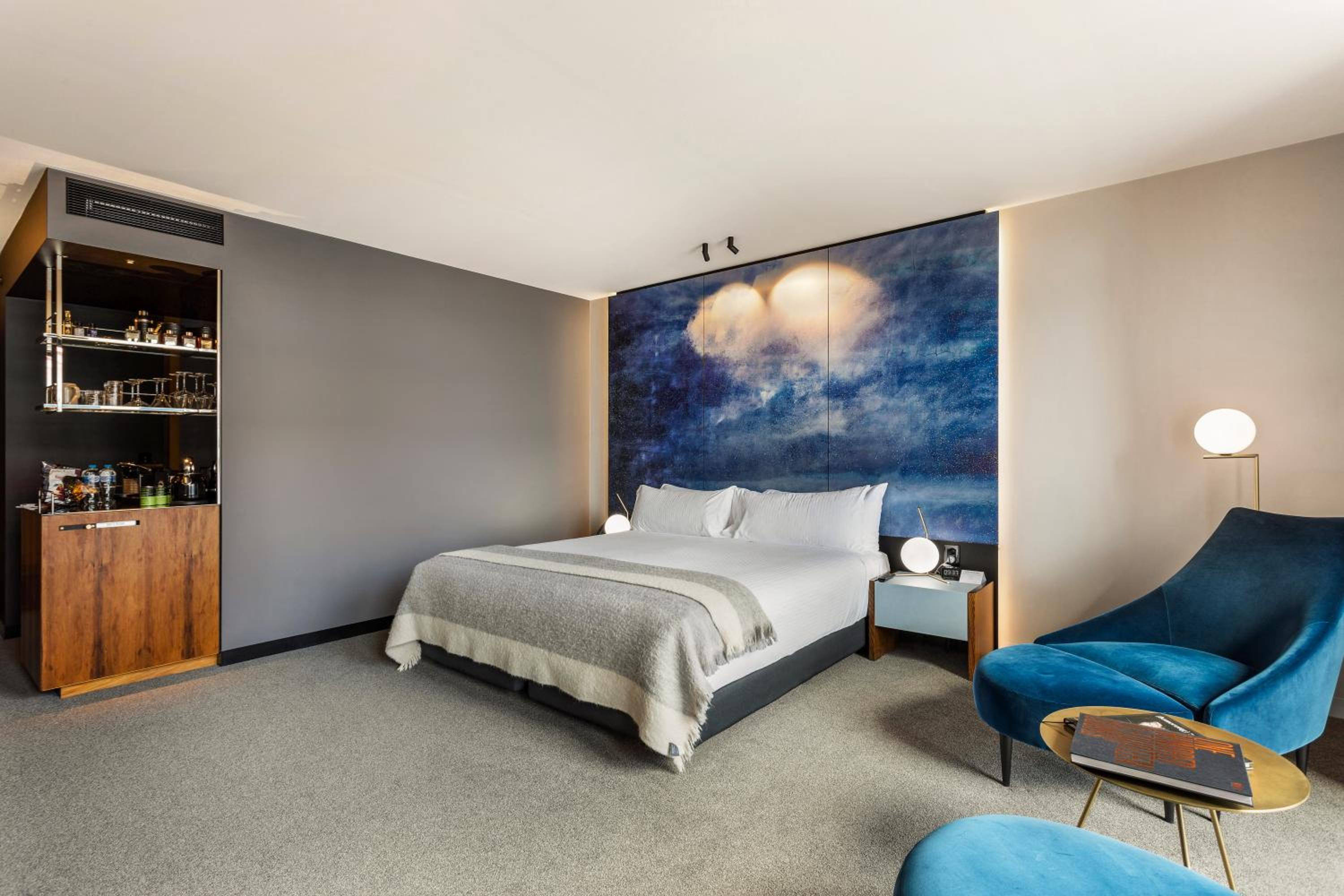Hunter Street Room