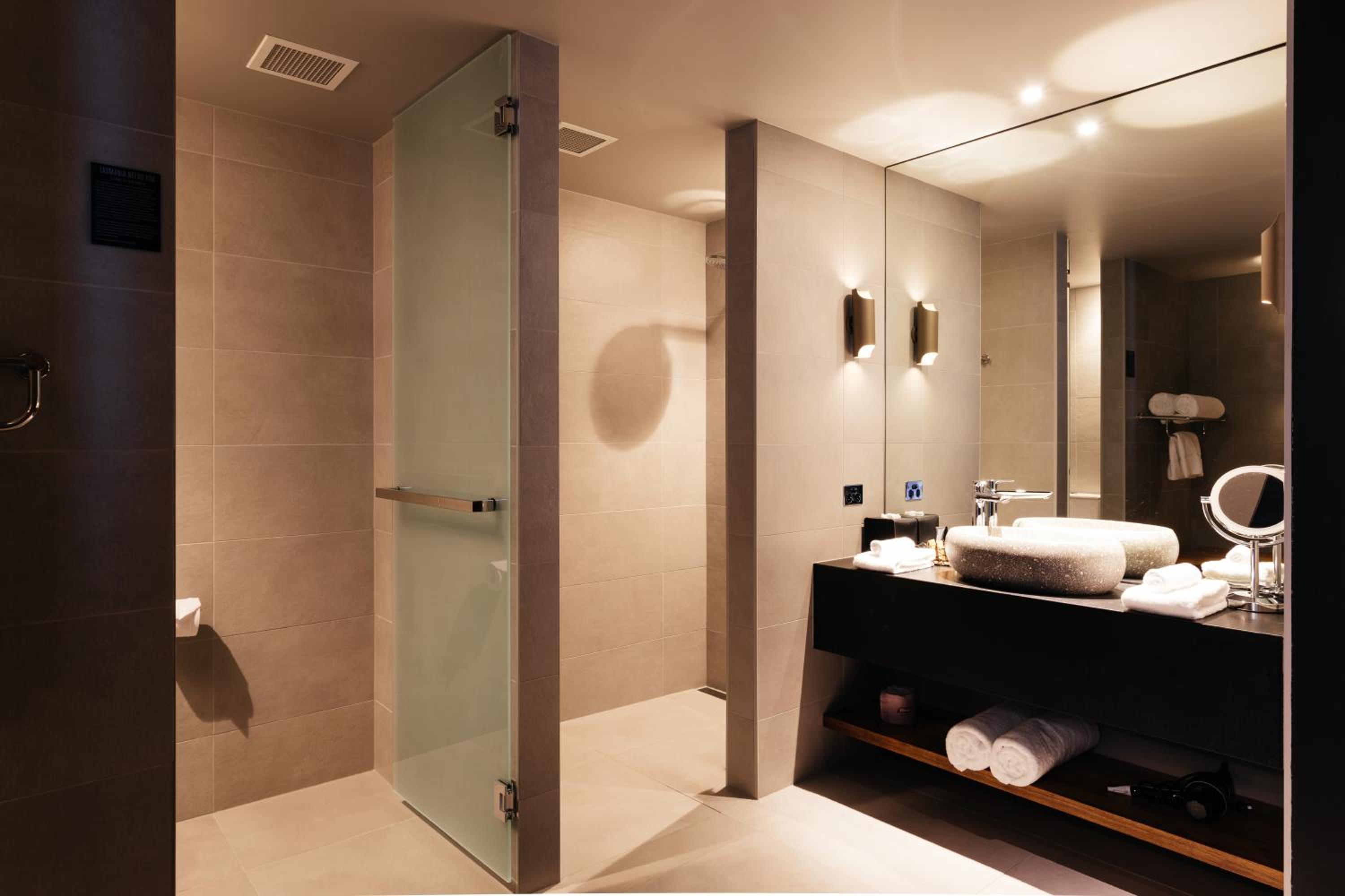 Hunter Street Room