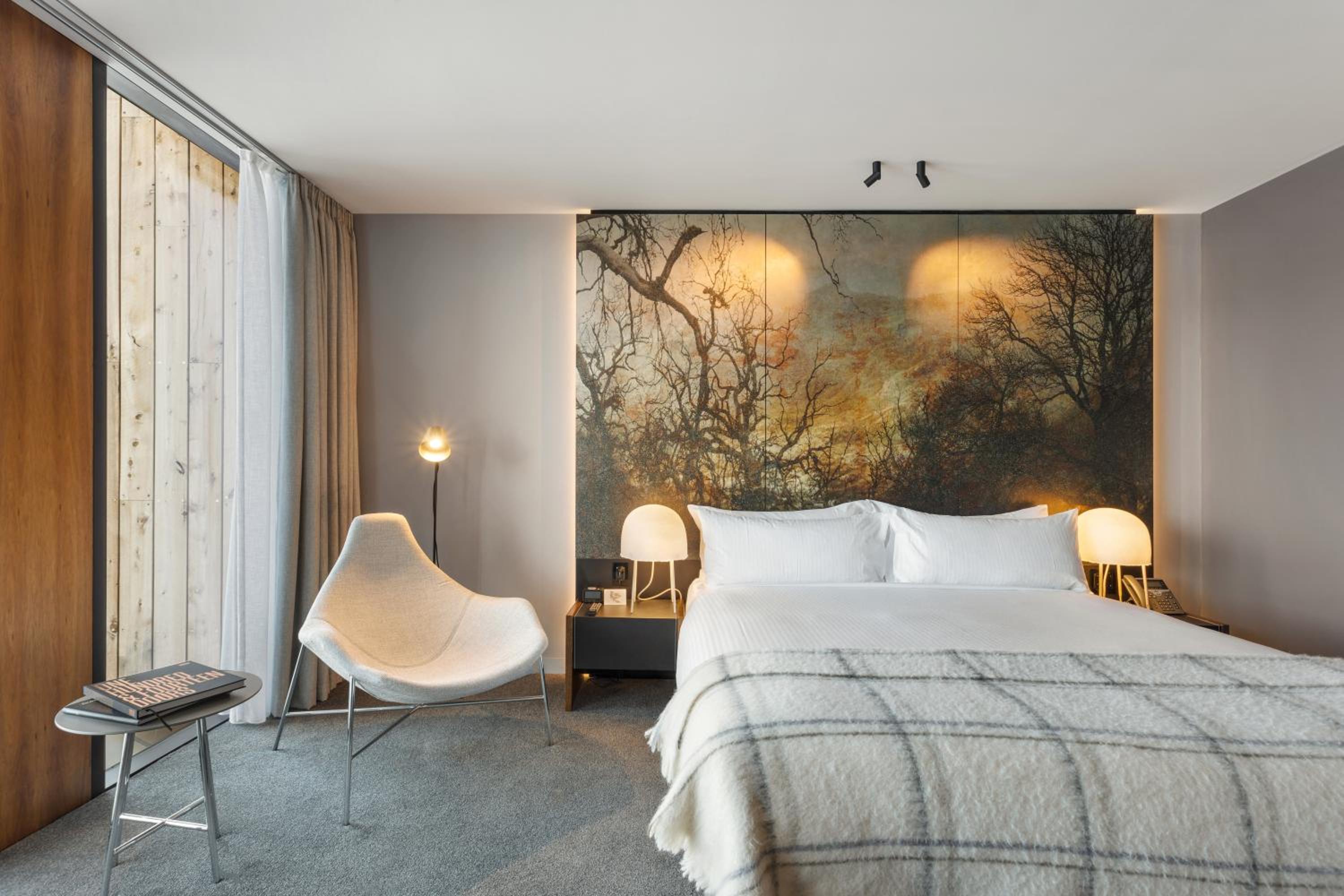 Hunter Street Room
