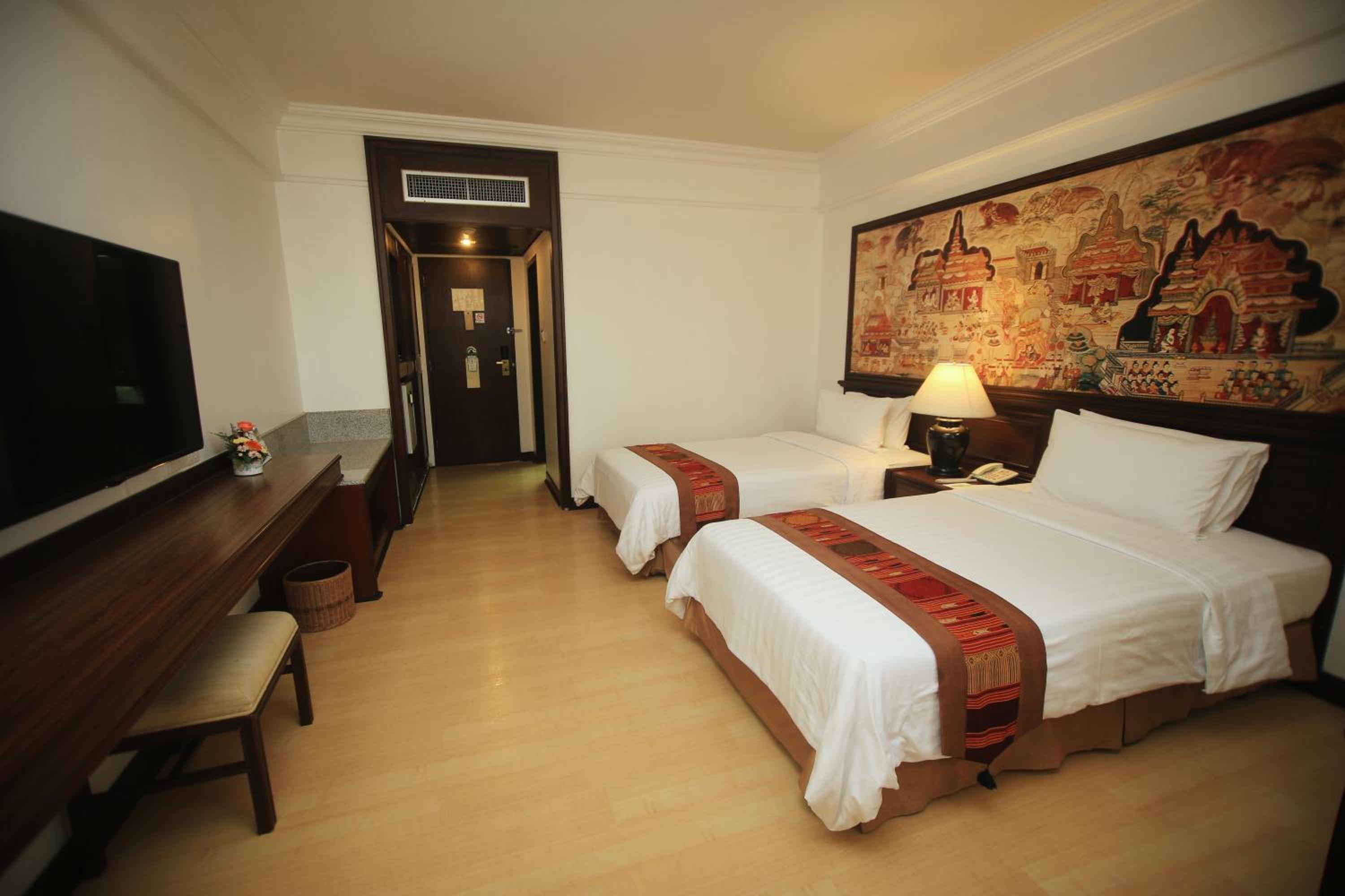 Deluxe Double or Twin Room - Photo 6
