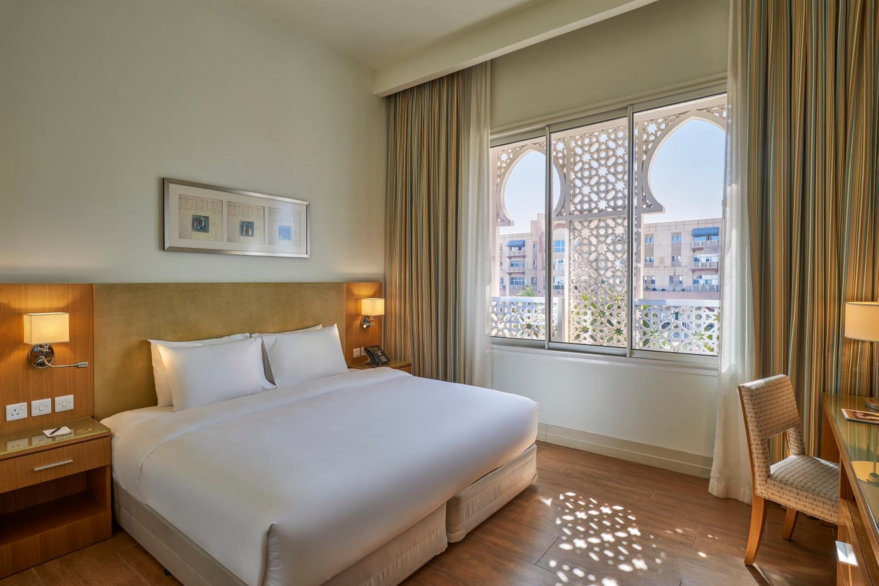  Executive Suite with Balcony and Garden View - Photo 10