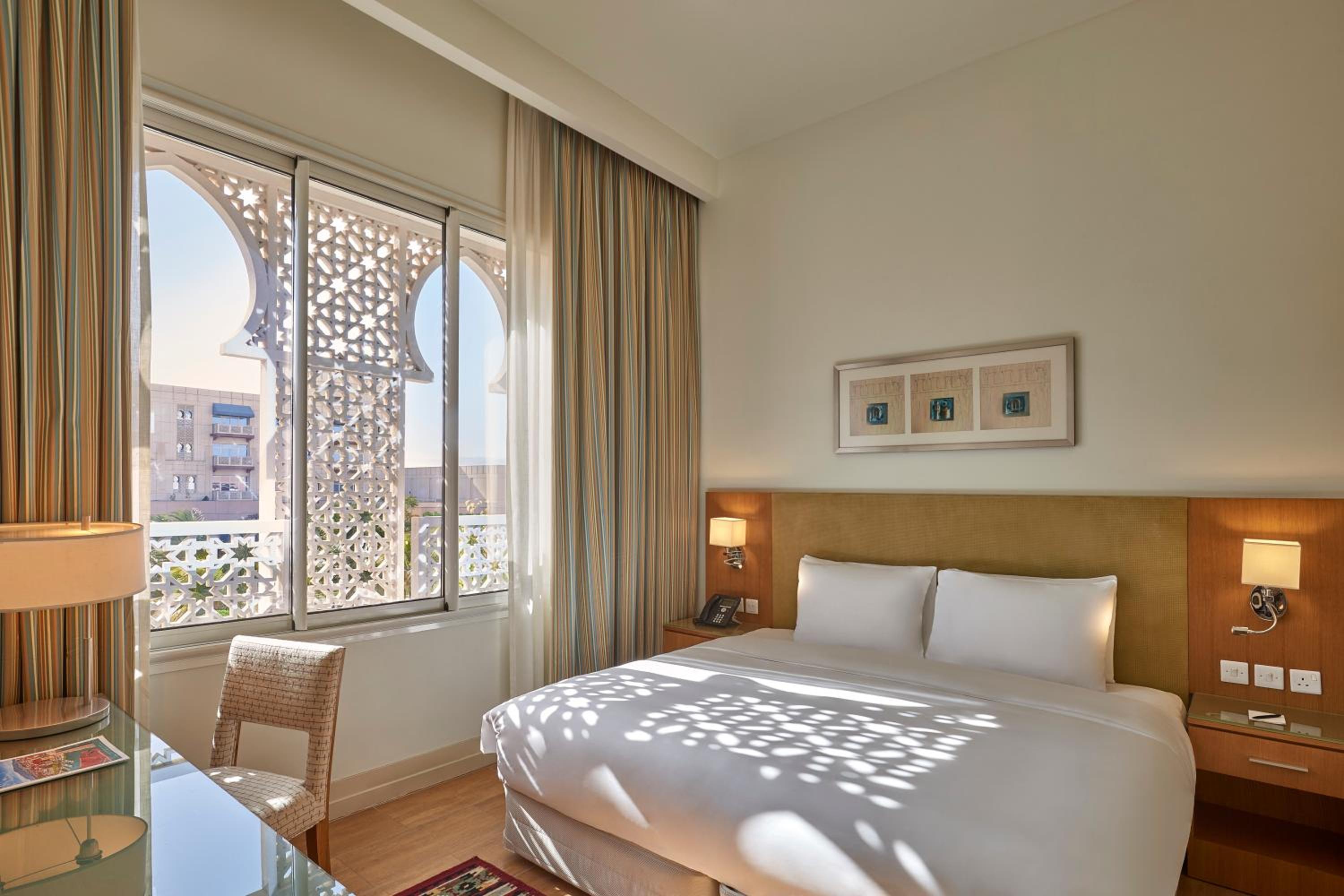 Deluxe Room - Photo 7