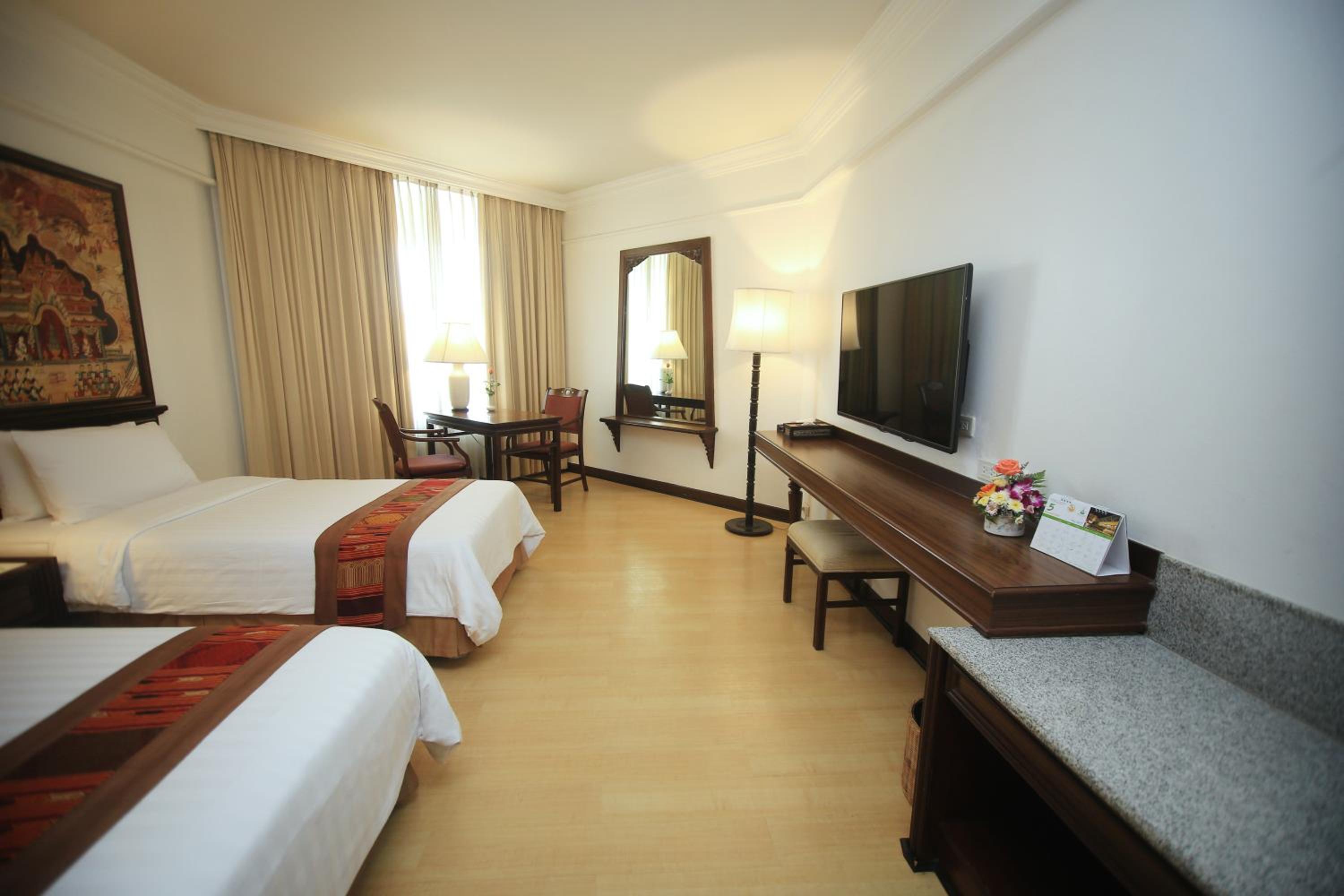 Deluxe Double or Twin Room - Photo 10