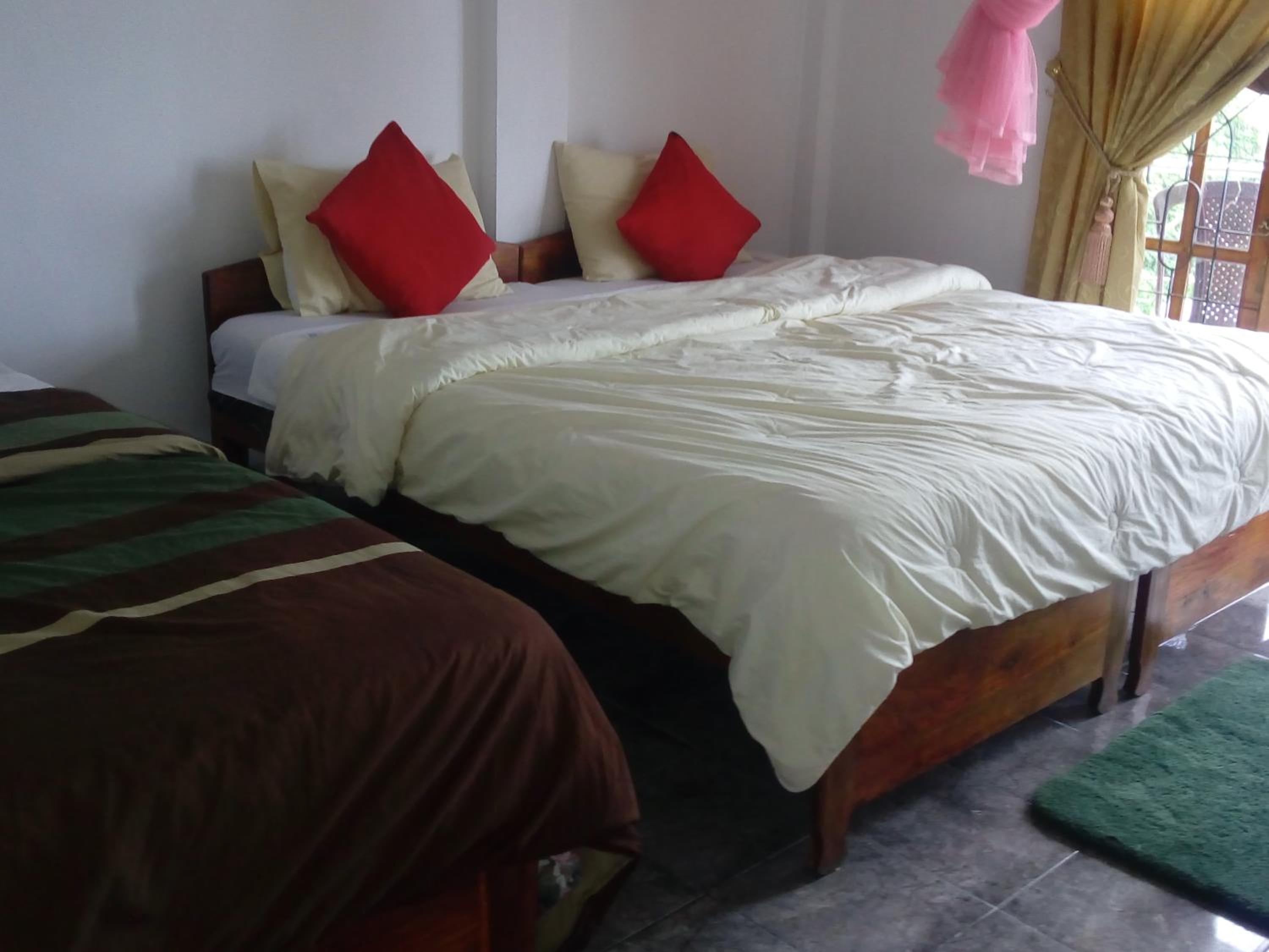 Economy Triple Room photo 3