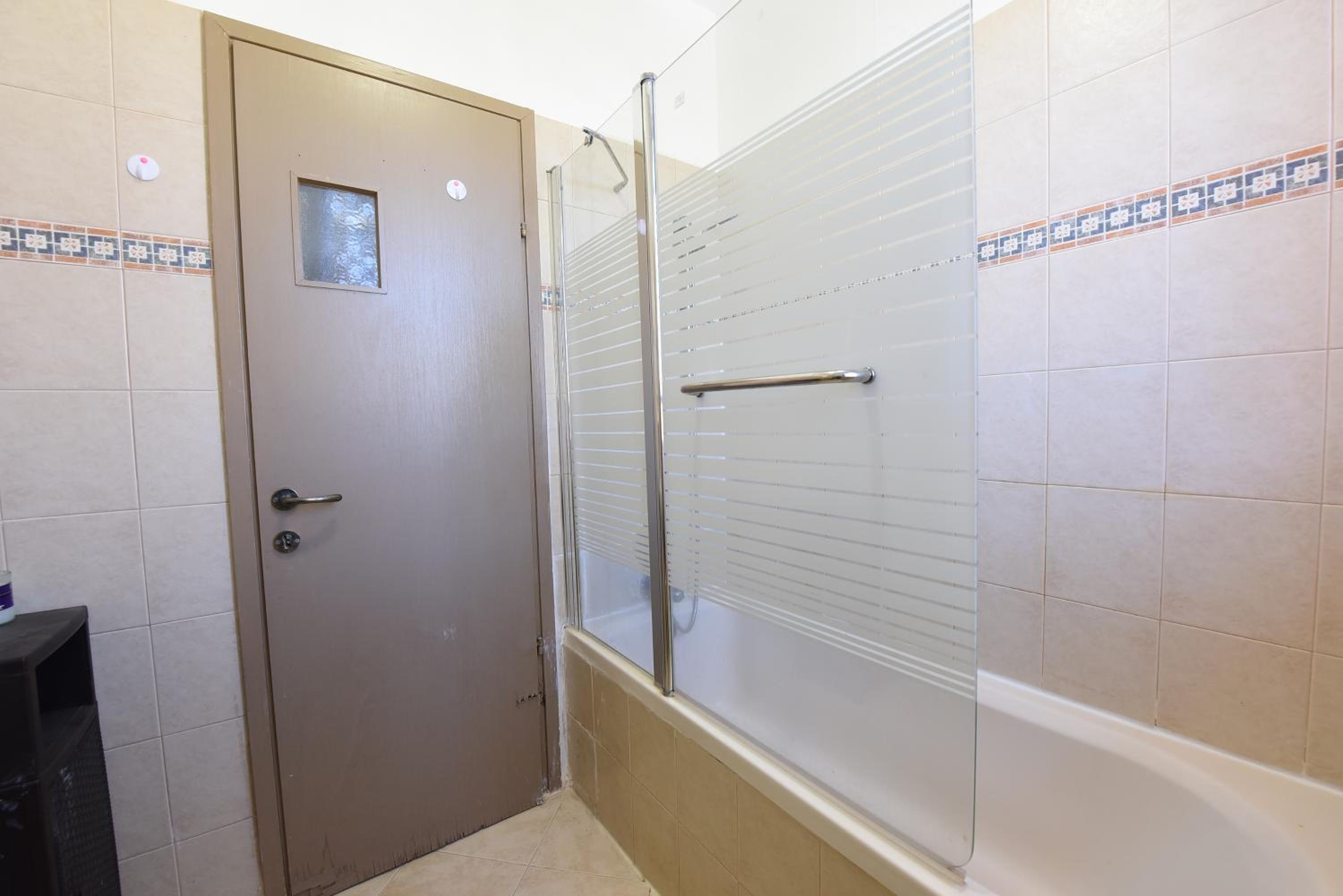 Standard Double Room - Photo 7
