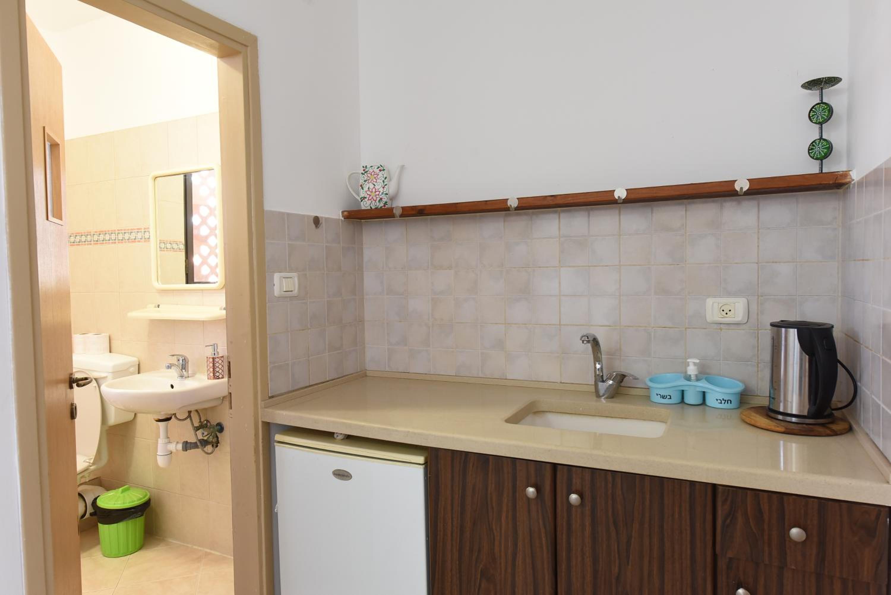 Standard Double Room - Photo 6