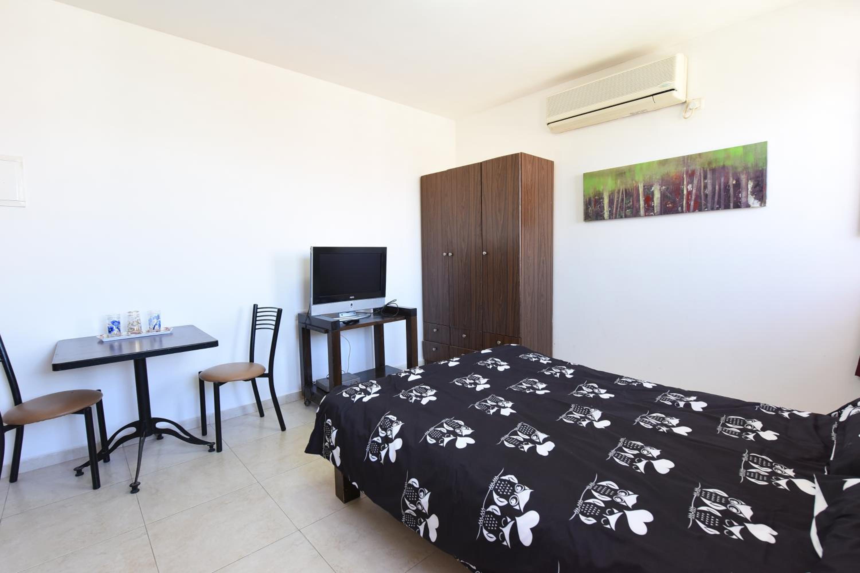 Standard Double Room - Photo 10