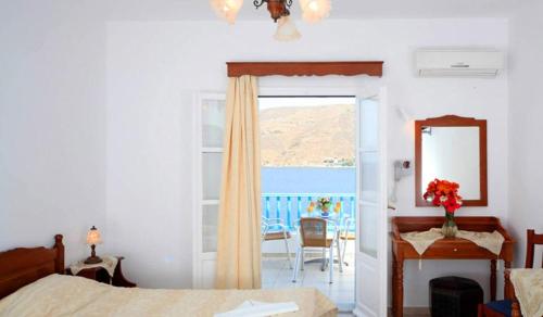 Double or Twin Room with Sea View photo 1