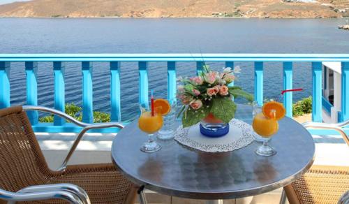 Double or Twin Room with Sea View photo 2