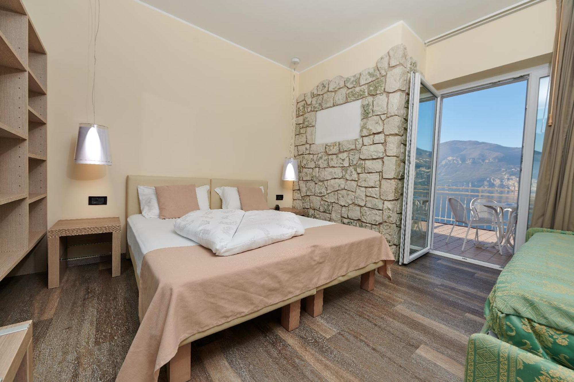 Junior Suite with Lake View (2 Adults)  photo 2